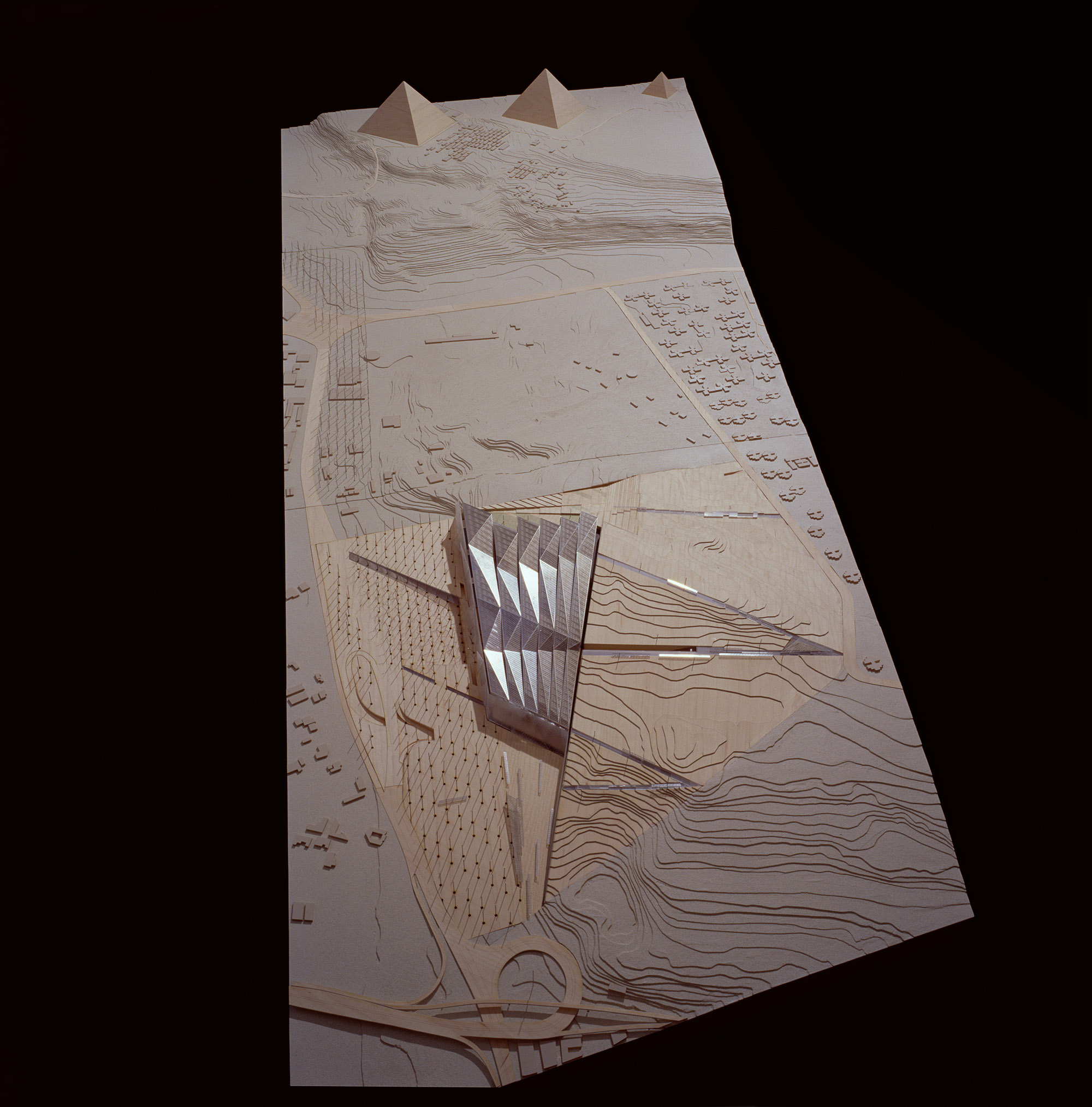 〈大エジプト博物館(Grand Egyptian Museum)〉ヘネガン・ペン・アーキテクツ(heneghan peng architects)