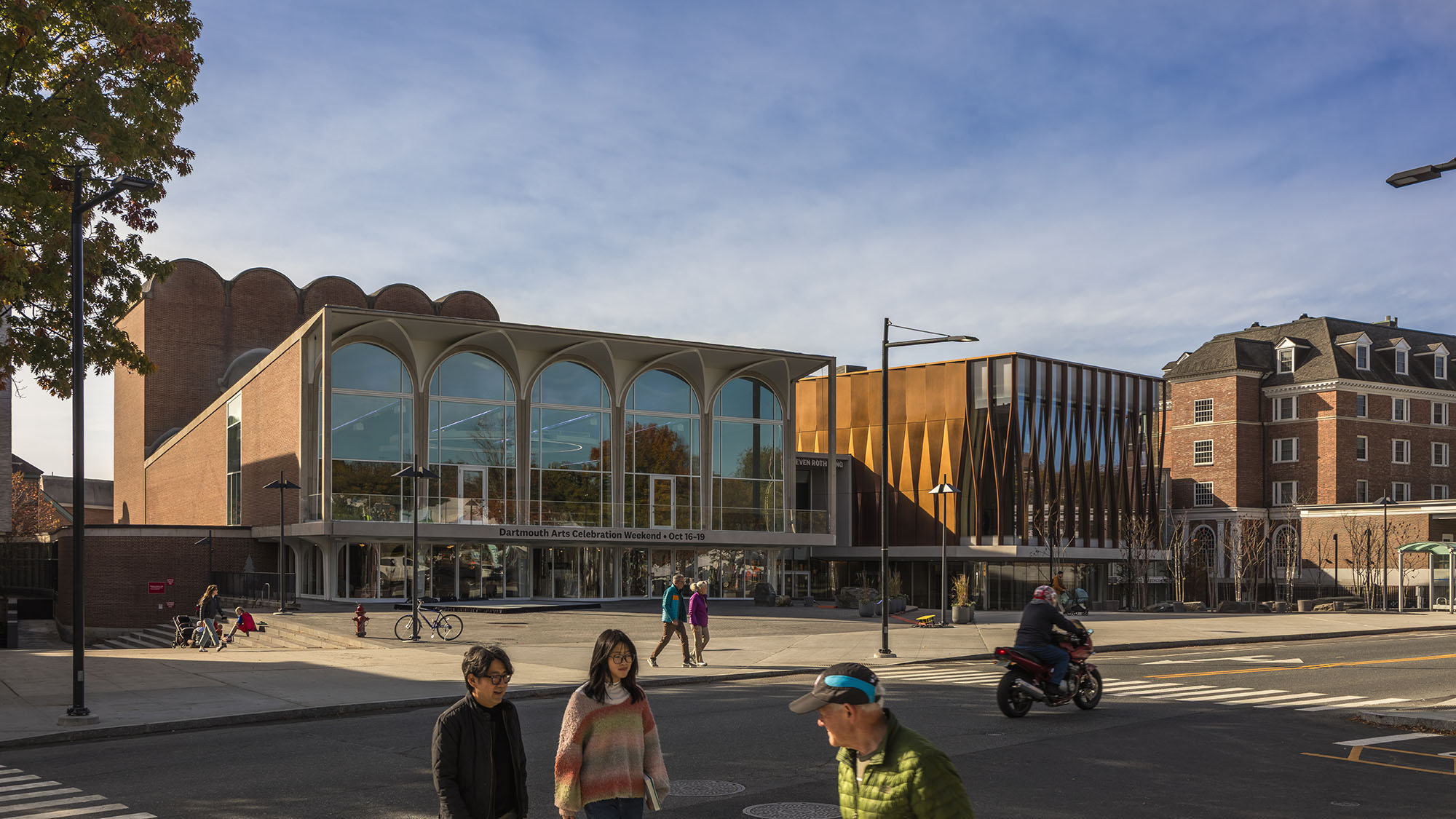 〈ホプキンズ芸術センター（Hopkins Center for the Arts）〉スノヘッタ（Snøhetta）