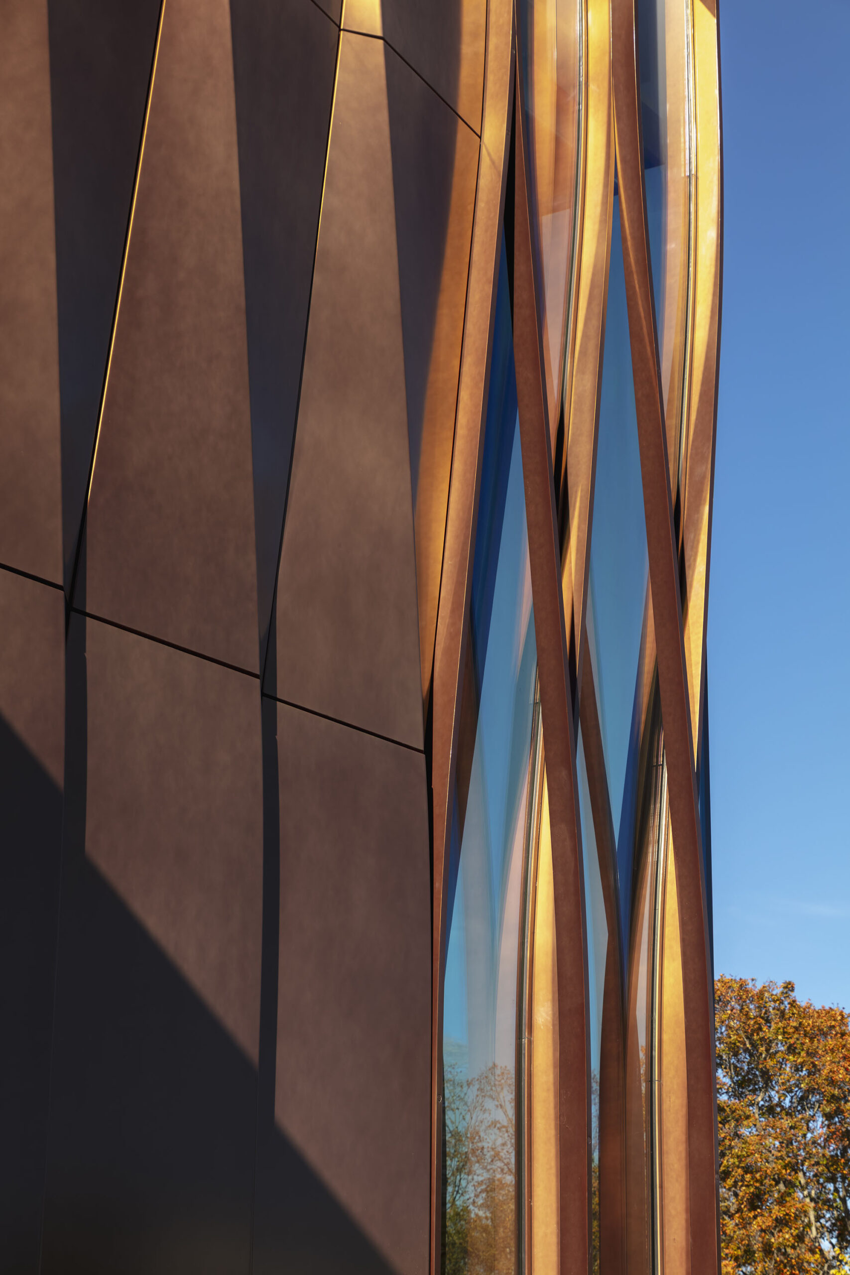 〈ホプキンズ芸術センター（Hopkins Center for the Arts）〉スノヘッタ（Snøhetta）