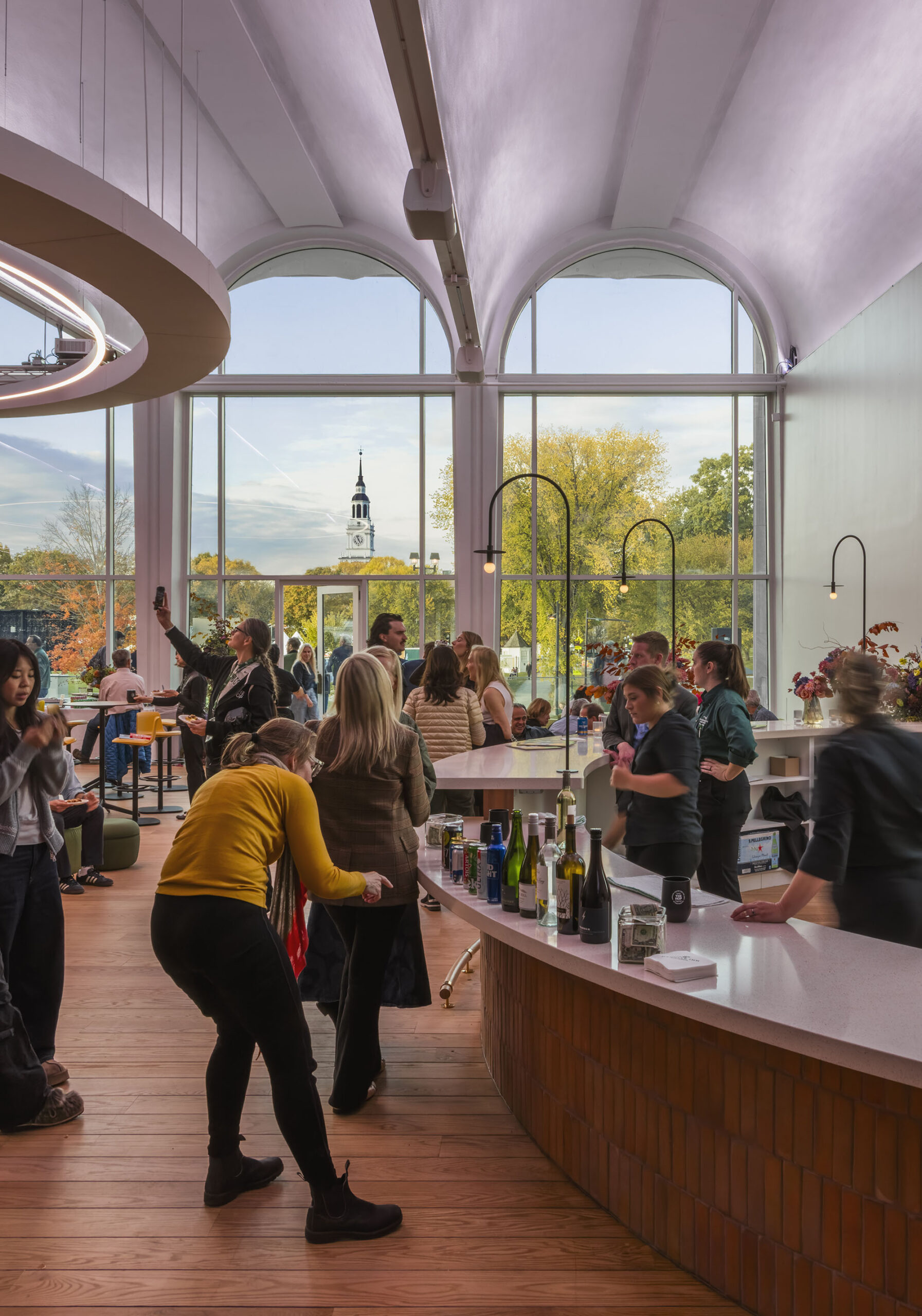 〈ホプキンズ芸術センター（Hopkins Center for the Arts）〉スノヘッタ（Snøhetta）