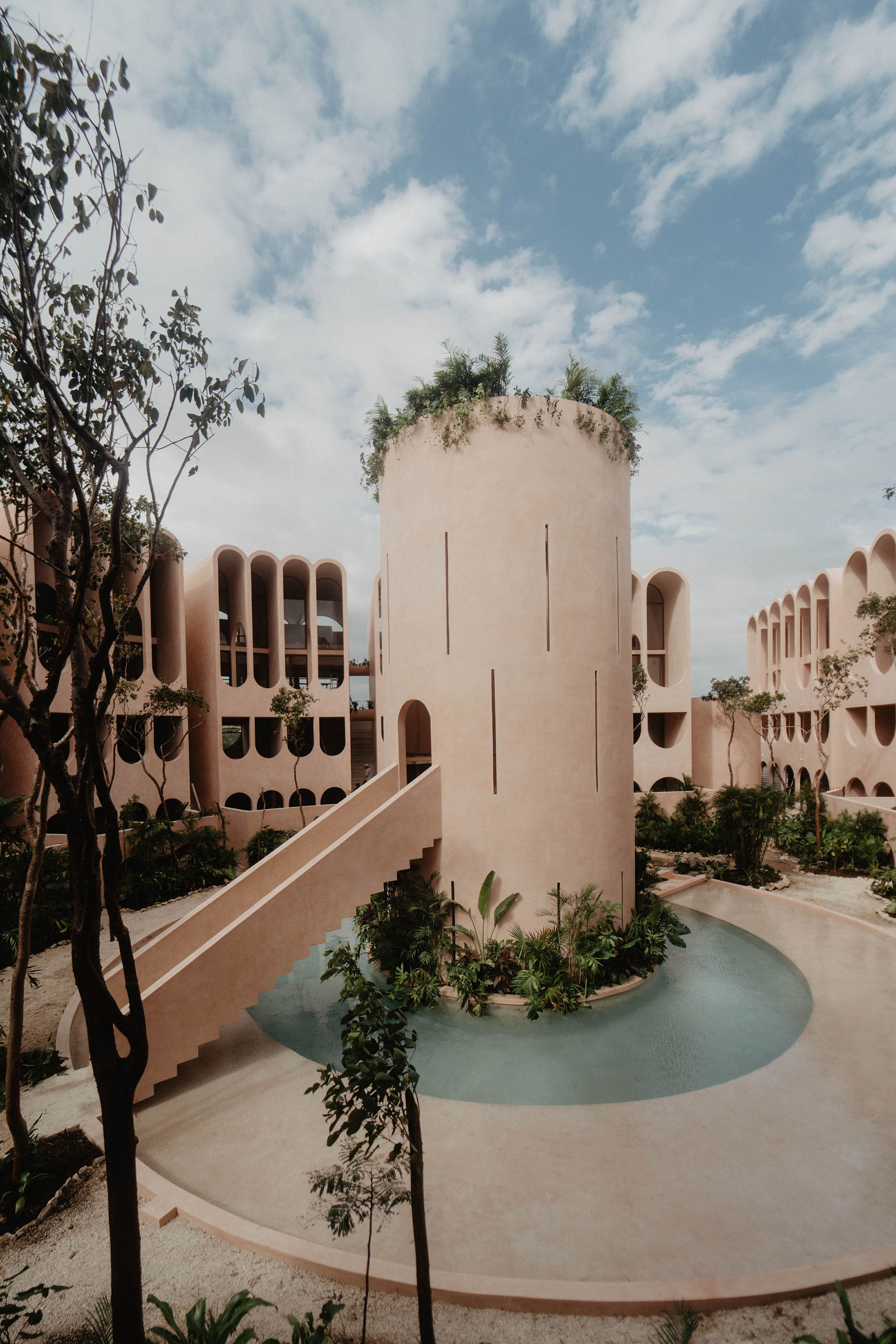 〈バベル（Babel）〉V Taller