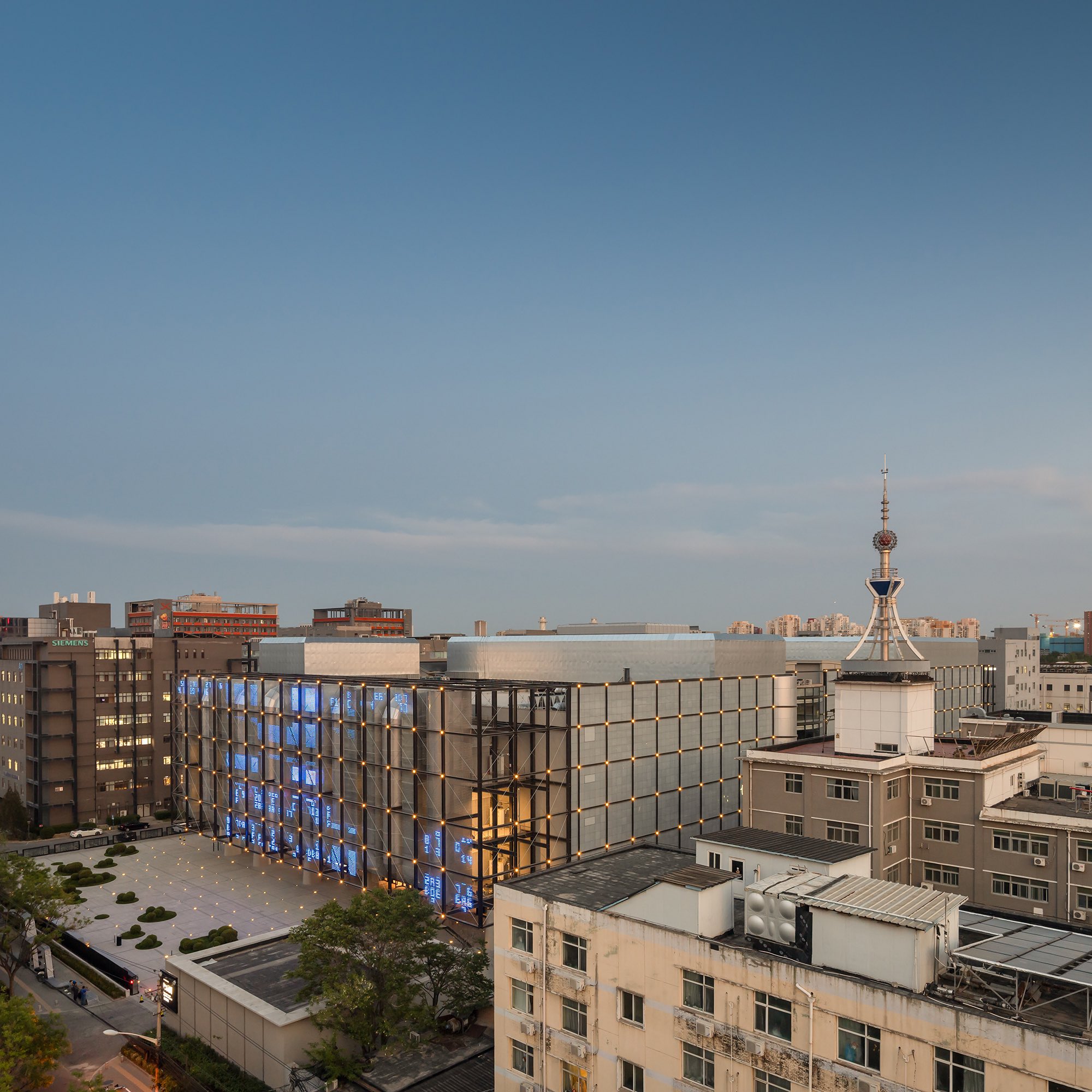 〈SPARK 761〉llLab.