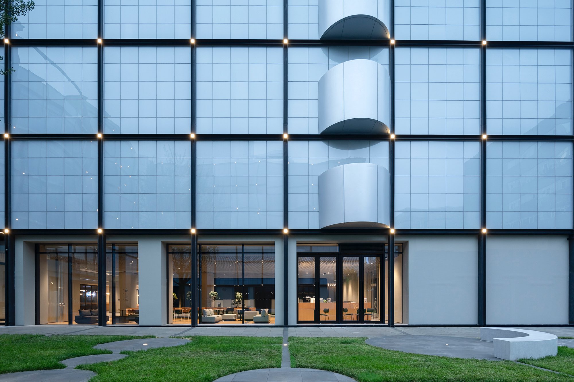 〈SPARK 761〉llLab.