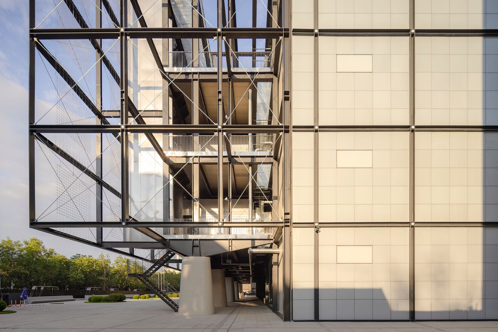 〈SPARK 761〉llLab.