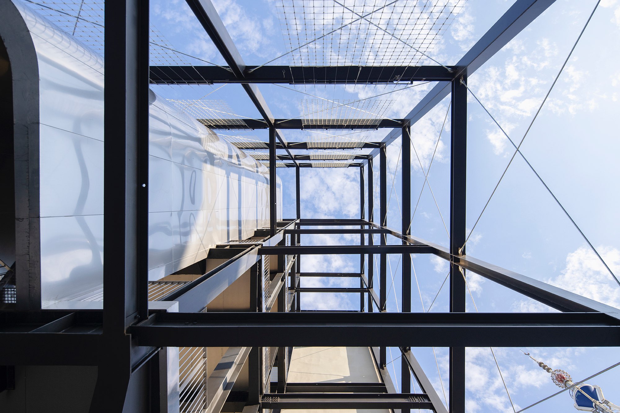 〈SPARK 761〉llLab.