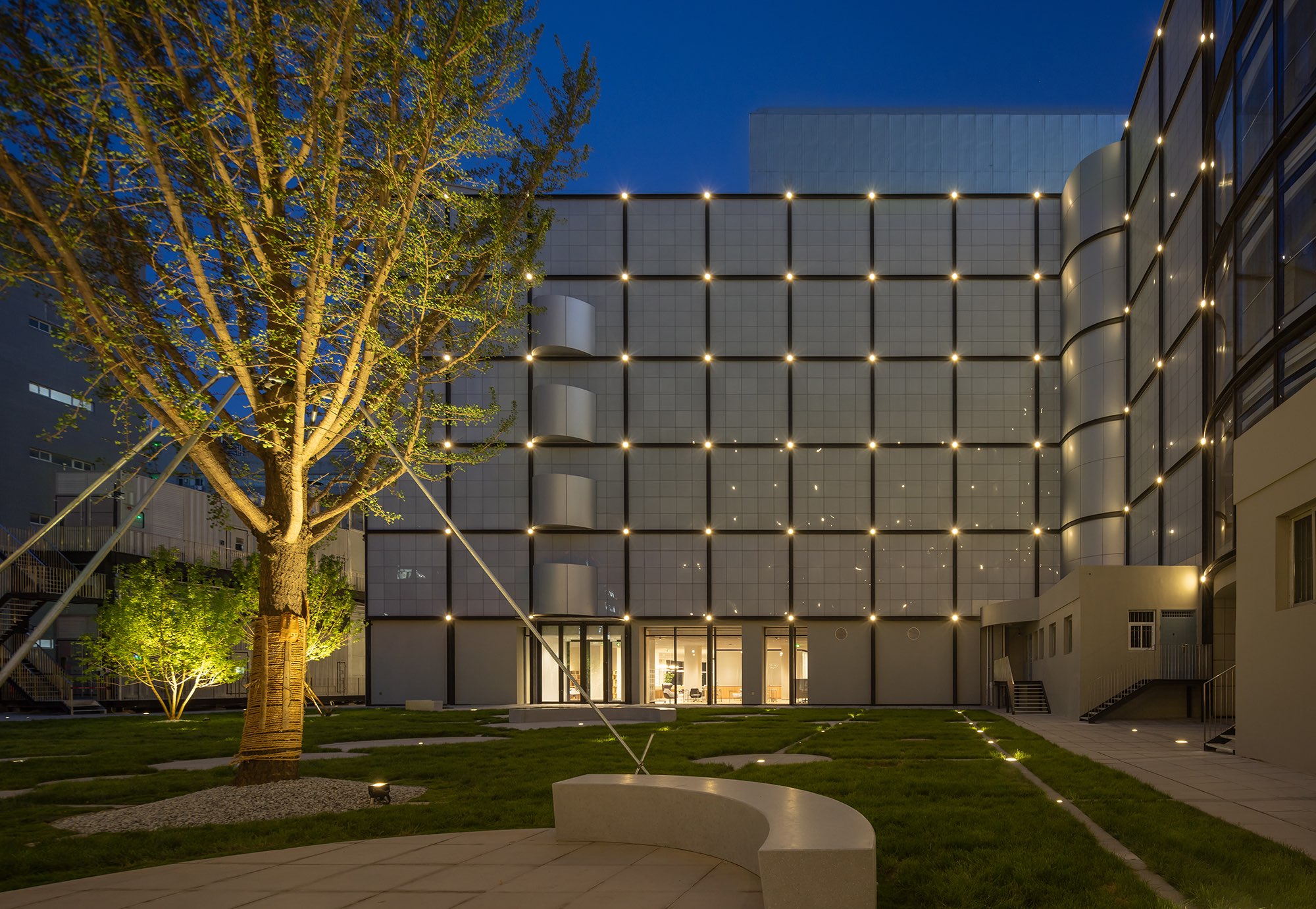 〈SPARK 761〉llLab.