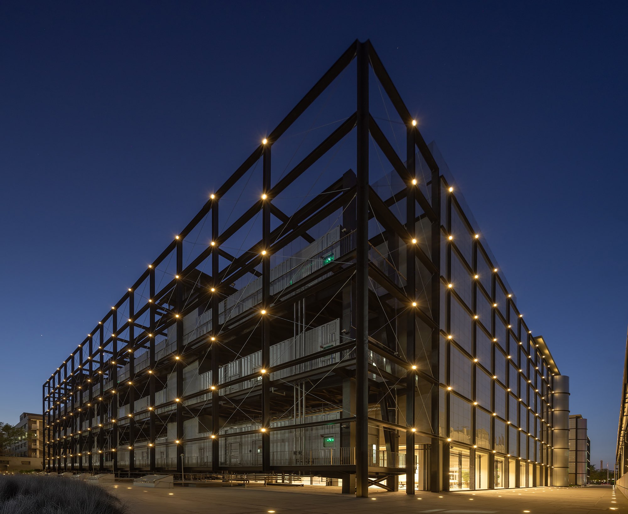 〈SPARK 761〉llLab.