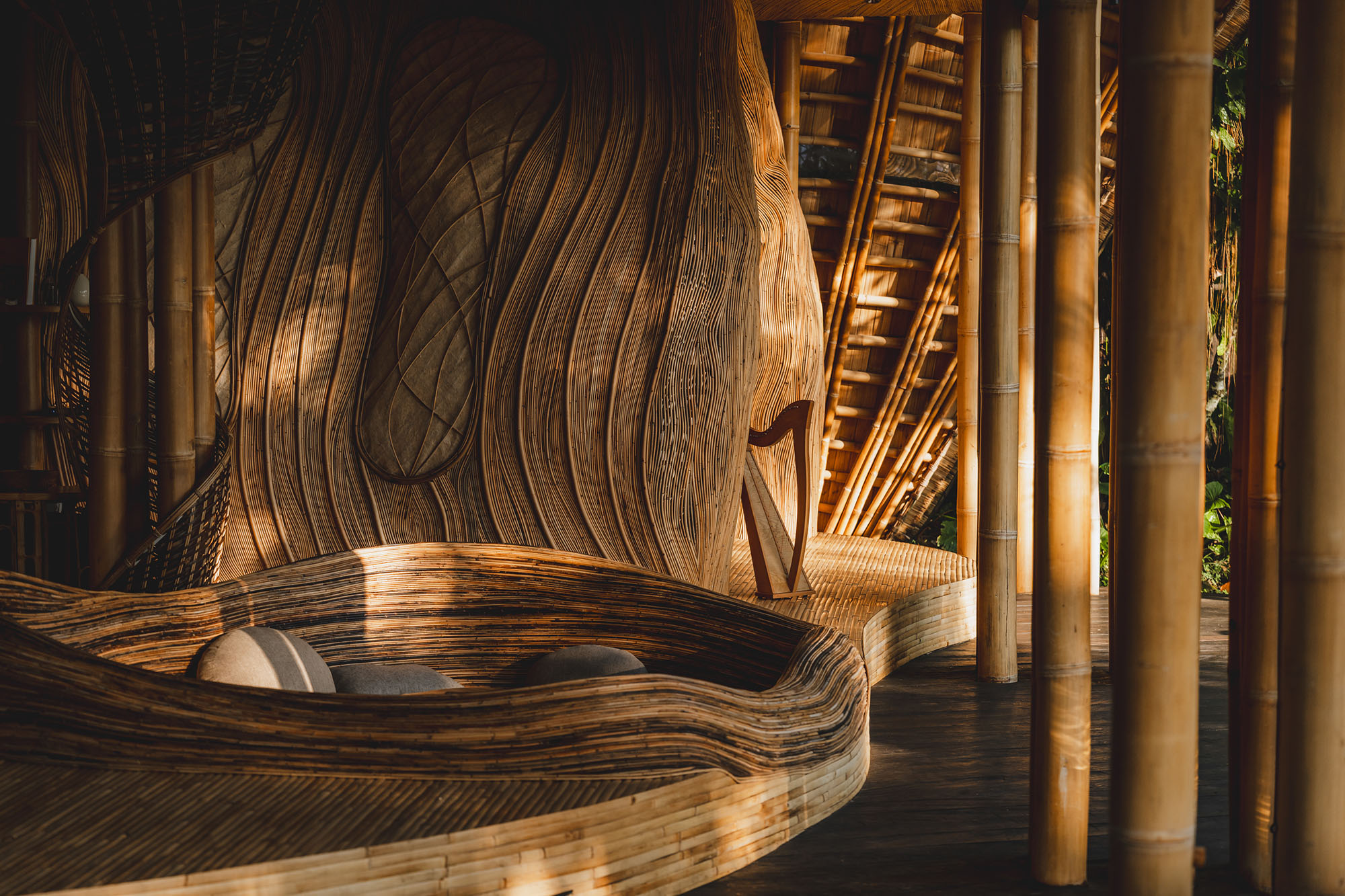 〈ハイドアウト・フロウ（Hideout Flow）〉パブロ・ルナ・スタジオ（Pablo Luna Studio）