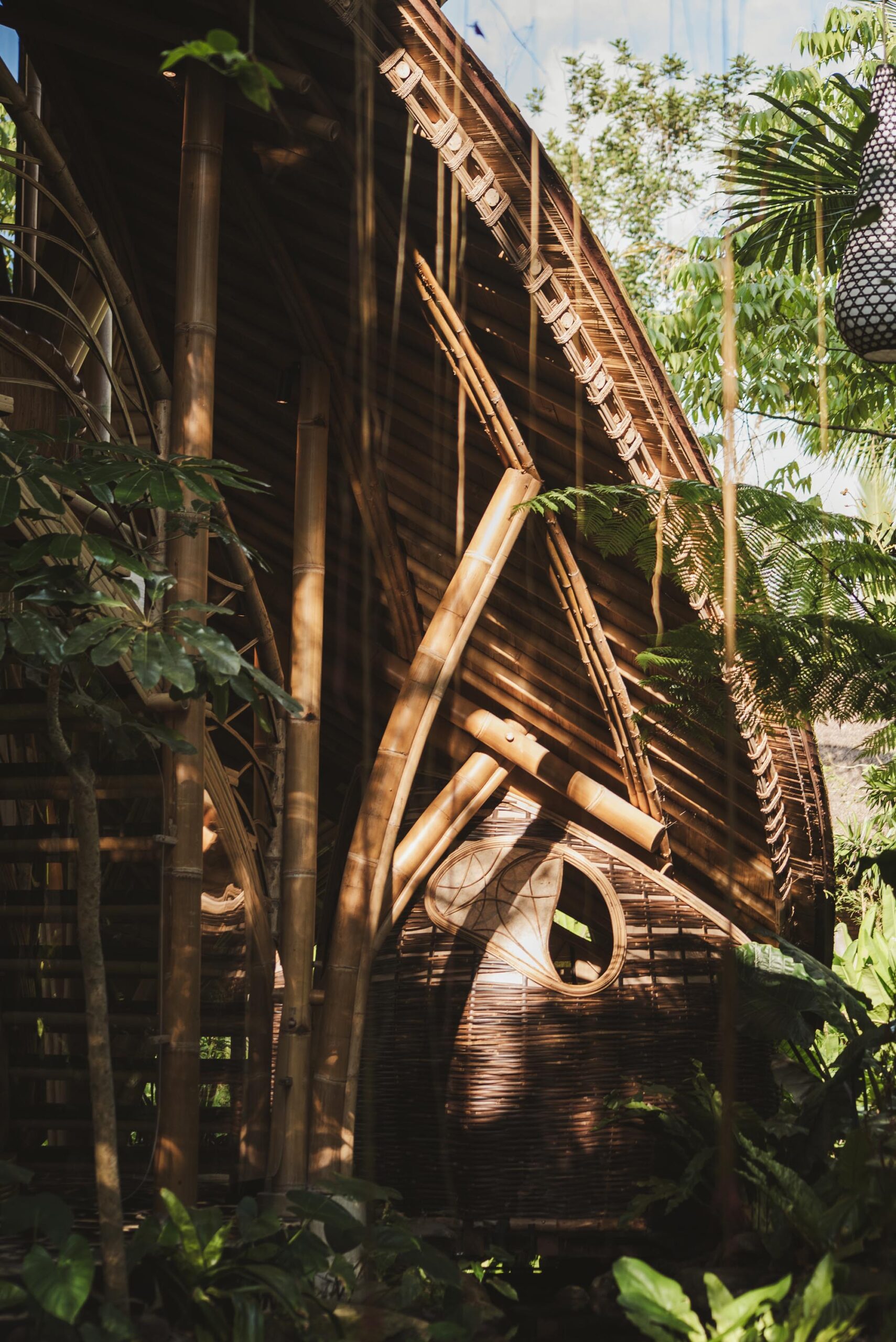 〈ハイドアウト・フロウ（Hideout Flow）〉パブロ・ルナ・スタジオ（Pablo Luna Studio）