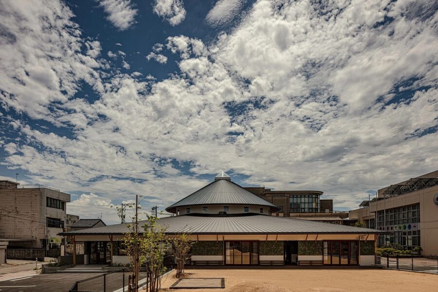 氷見市しんまちこども園 / シオ建築設計事務所