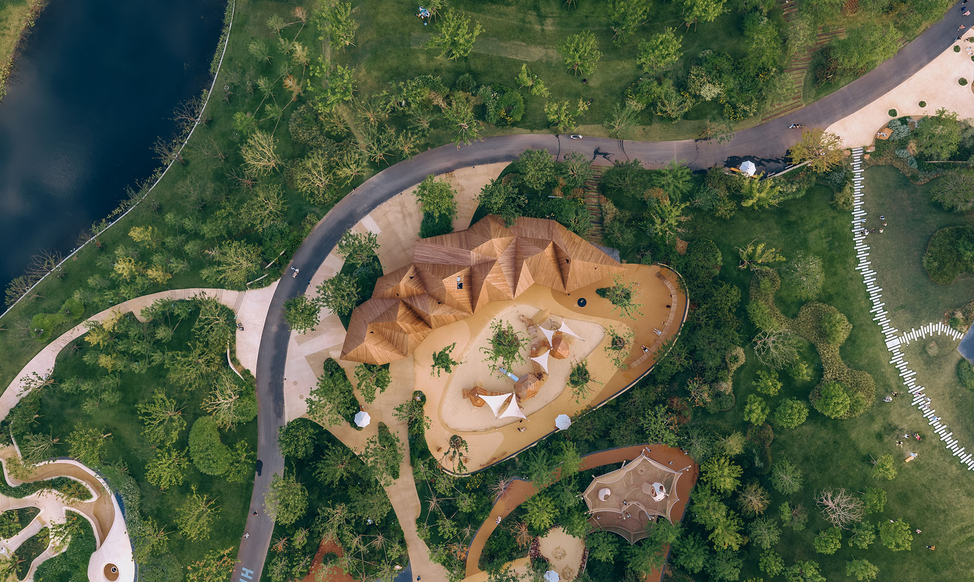 〈LuxeIsland Restaurant〉DL Atelier