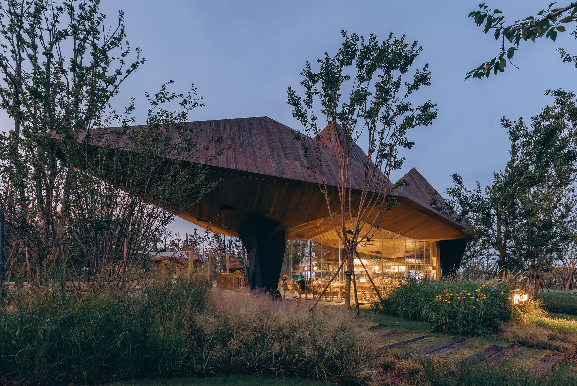 〈LuxeIsland Restaurant〉DL Atelier