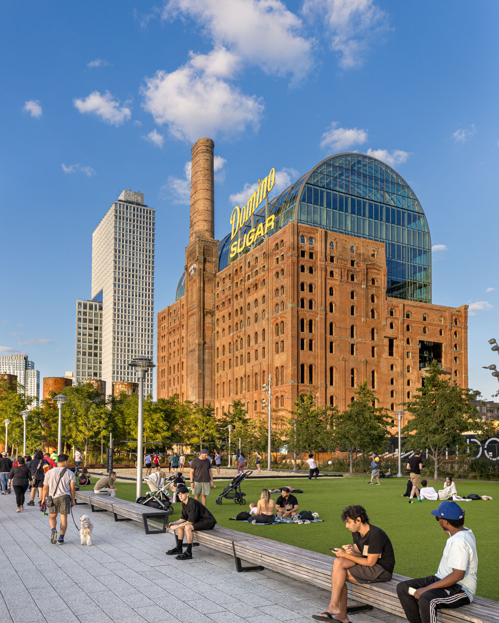 〈ドミノ製糖工場（Domino Sugary Refinery）〉PAU（Practice for Architecture and Urbanism）