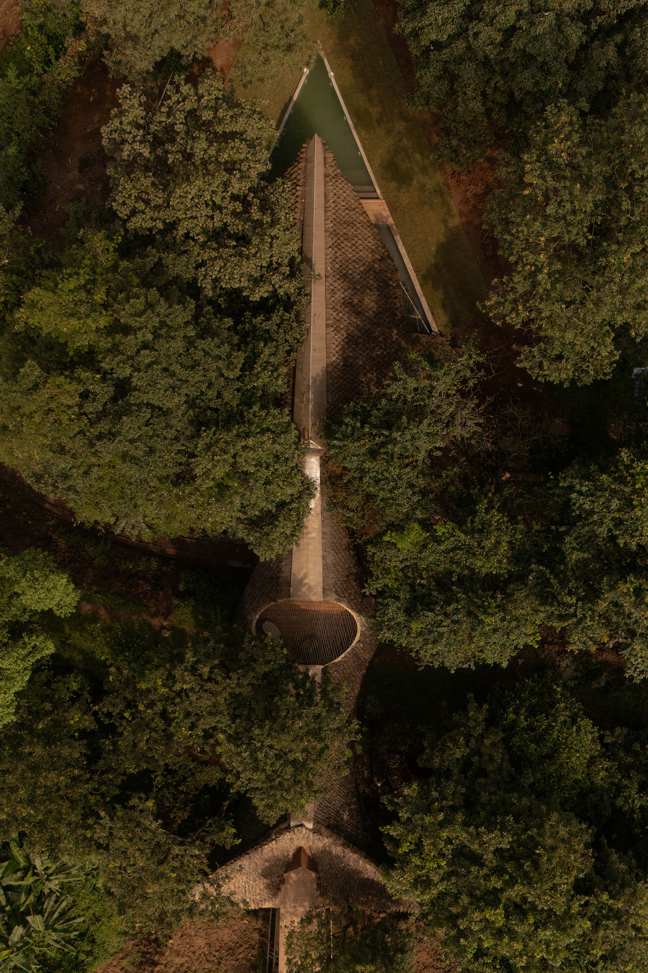 〈ブリッジハウス（Bridge house）〉ウォールメーカーズ（WALLMAKERS）