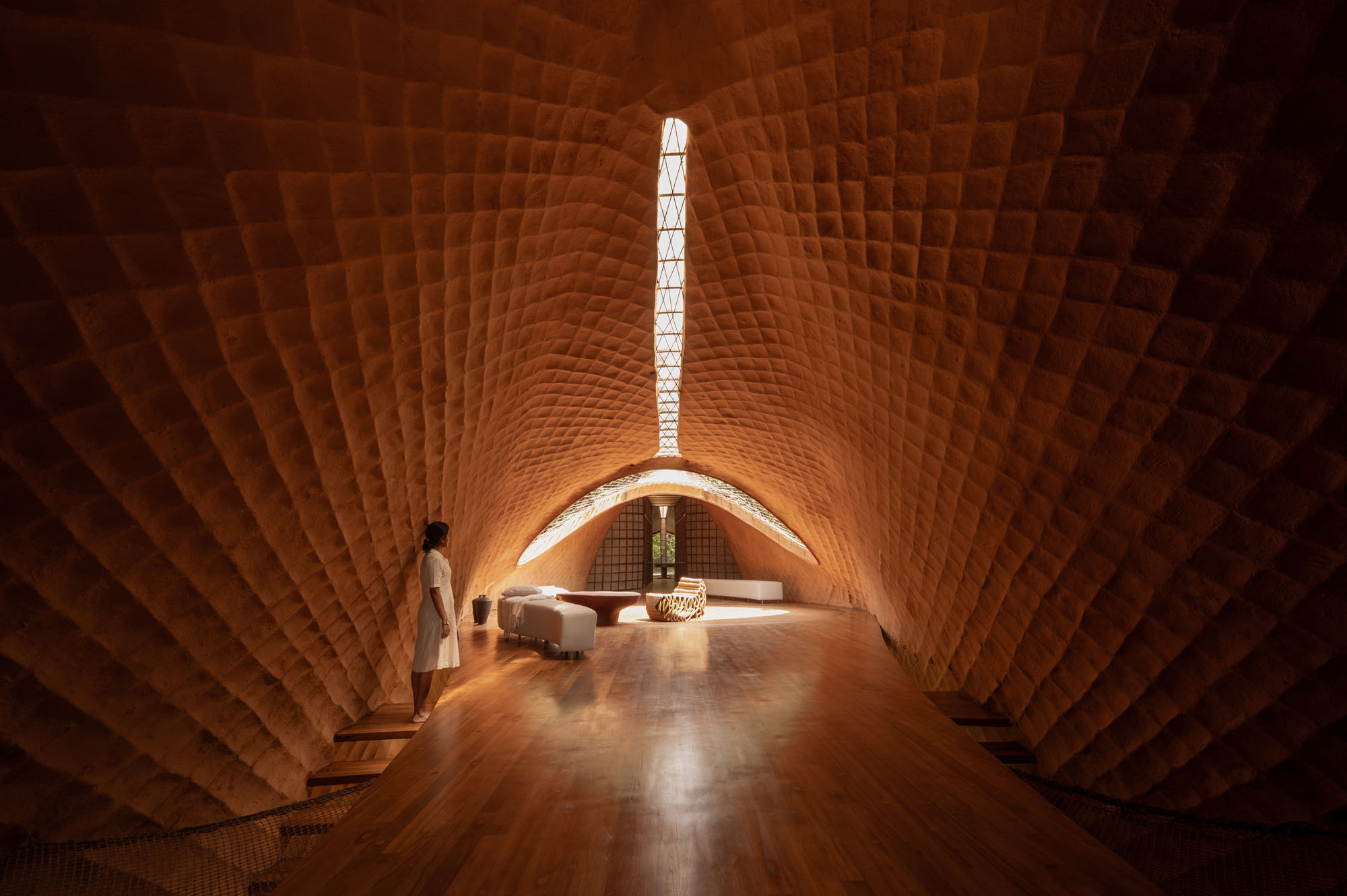 〈ブリッジハウス（Bridge house）〉ウォールメーカーズ（WALLMAKERS）