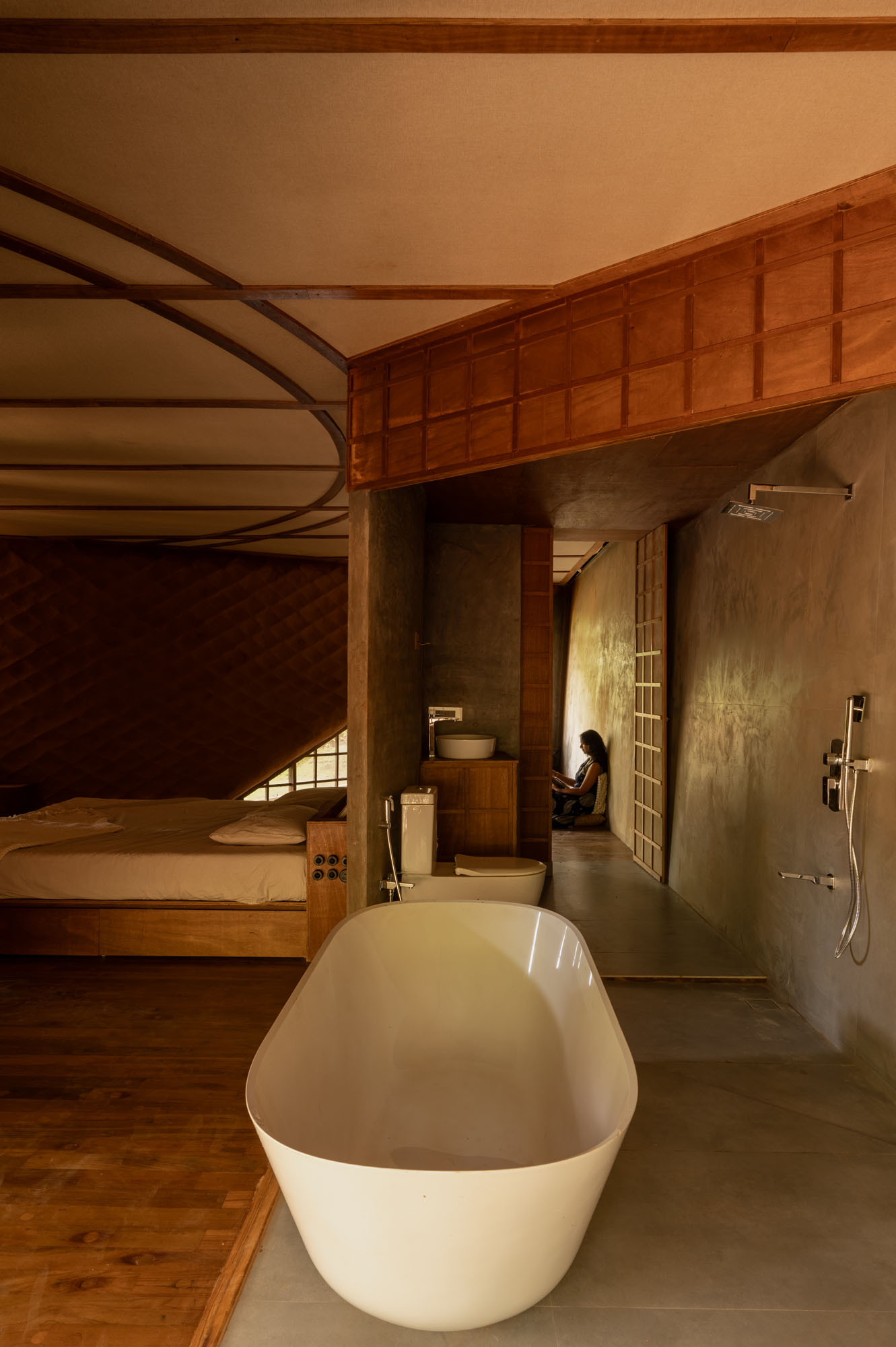 〈ブリッジハウス（Bridge house）〉ウォールメーカーズ（WALLMAKERS）