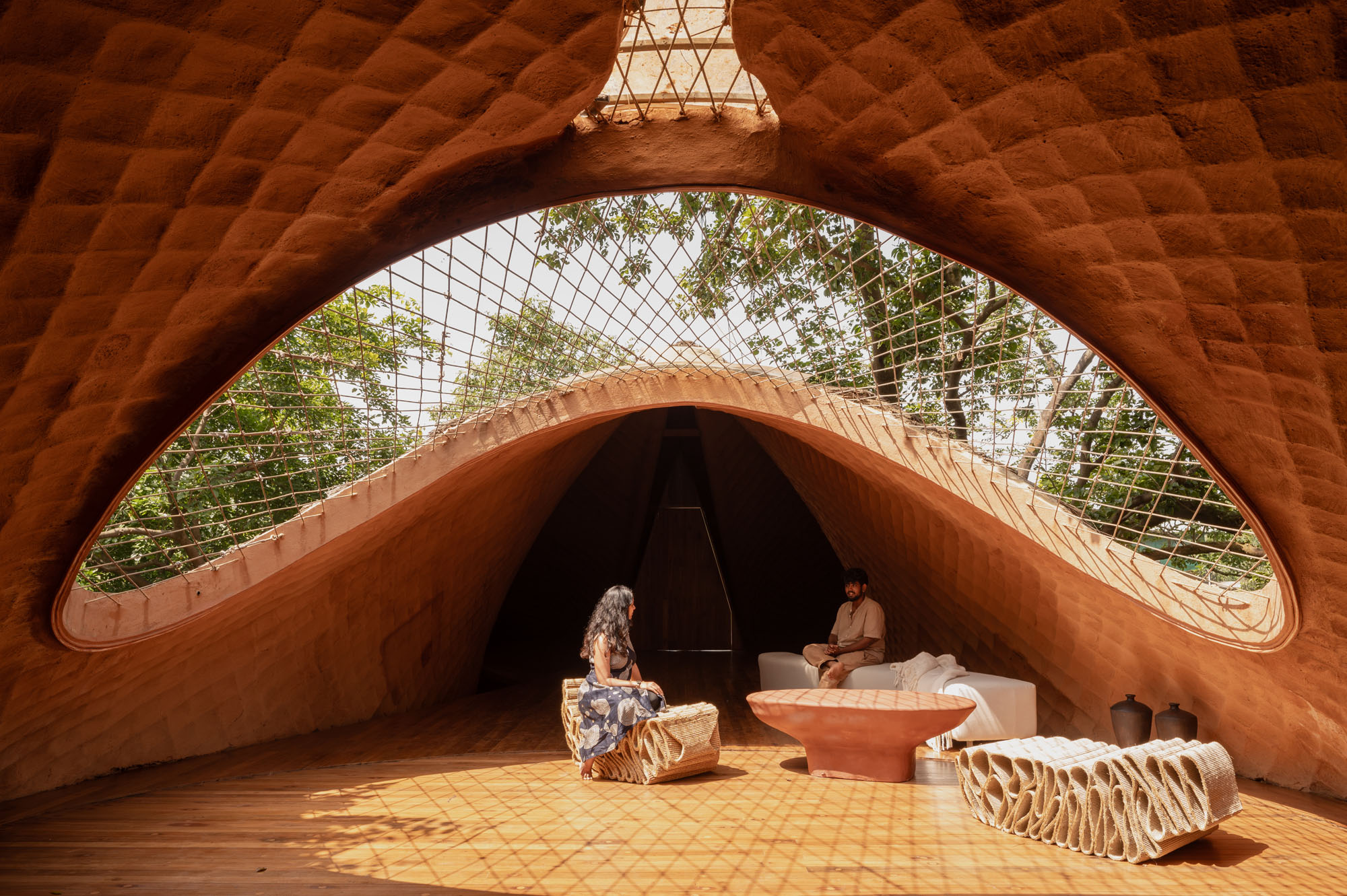 〈ブリッジハウス（Bridge house）〉ウォールメーカーズ（WALLMAKERS）