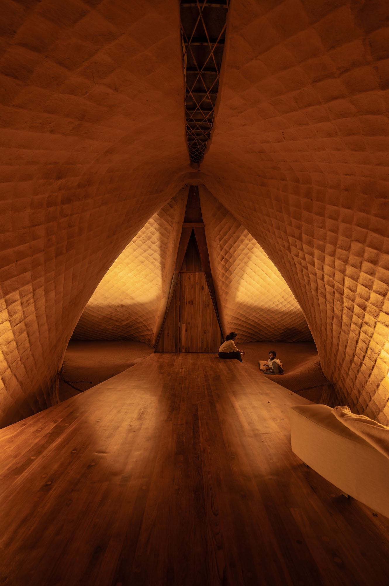 〈ブリッジハウス（Bridge house）〉ウォールメーカーズ（WALLMAKERS）