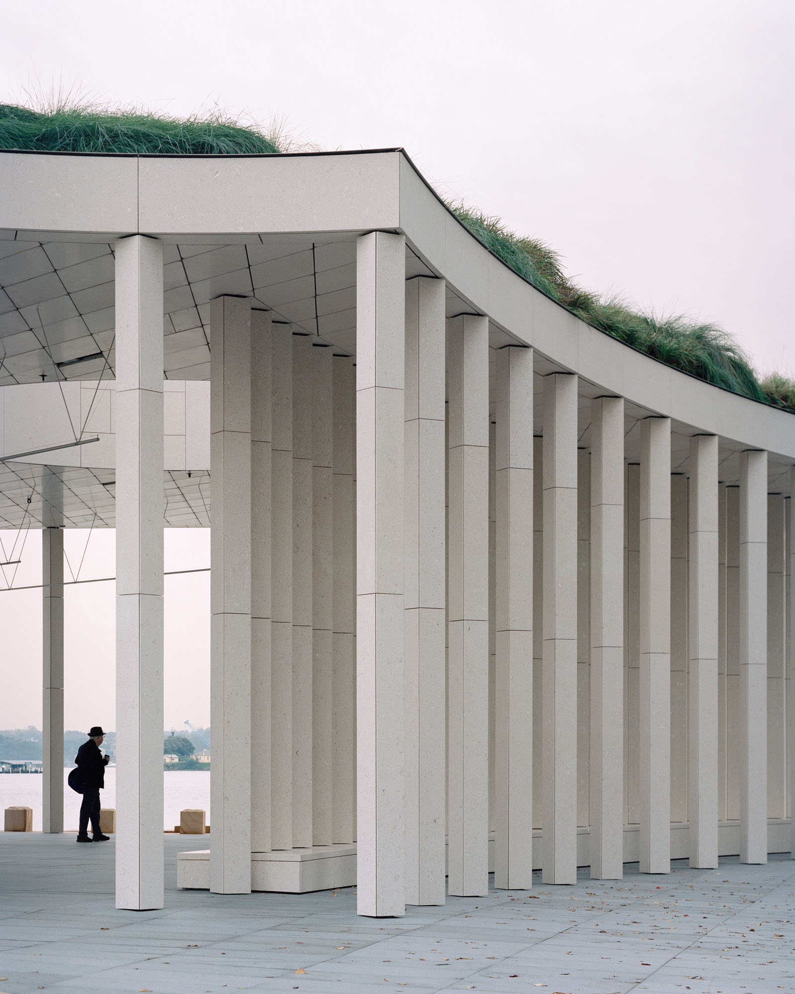 〈ピア・パビリオン（Pier Pavilion）〉ベズリー＆スプレッサー（Besley & Spresser）