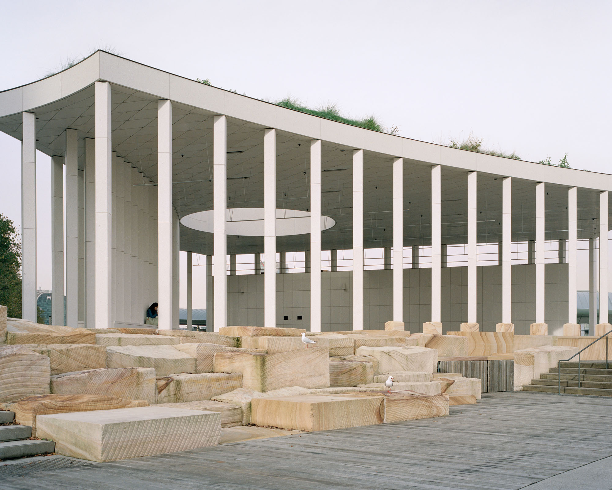 〈ピア・パビリオン（Pier Pavilion）〉ベズリー＆スプレッサー（Besley & Spresser）