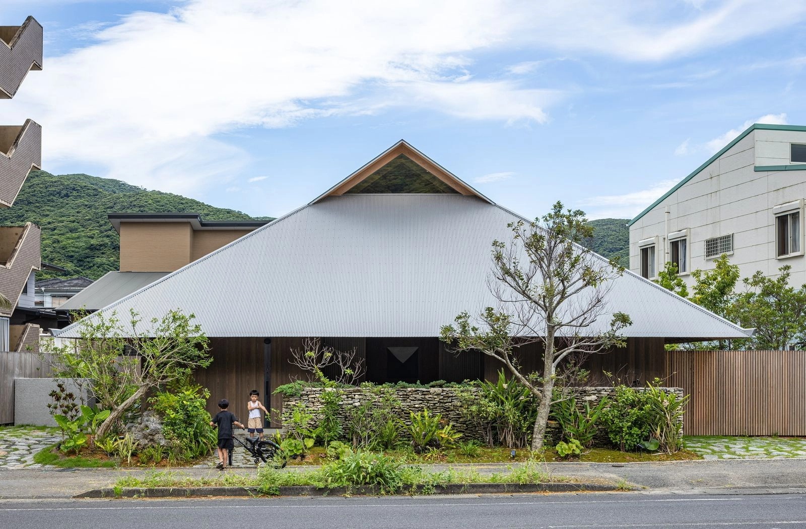 奄美大島の家 / 酒井建築事務所 - TECTURE MAG（テクチャーマガジン
