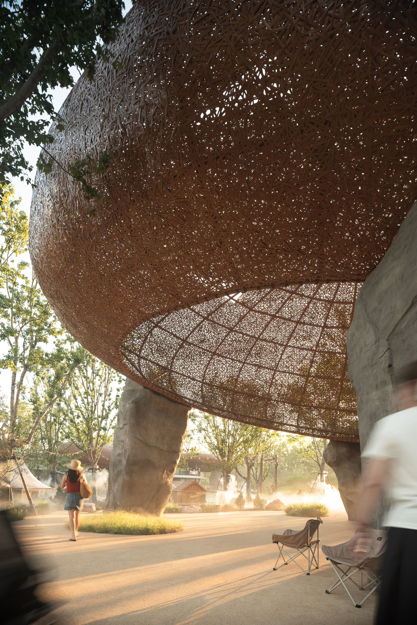 〈LuxeIsland Farm〉ヴァリアス・アソシエイツ(Various Associates)