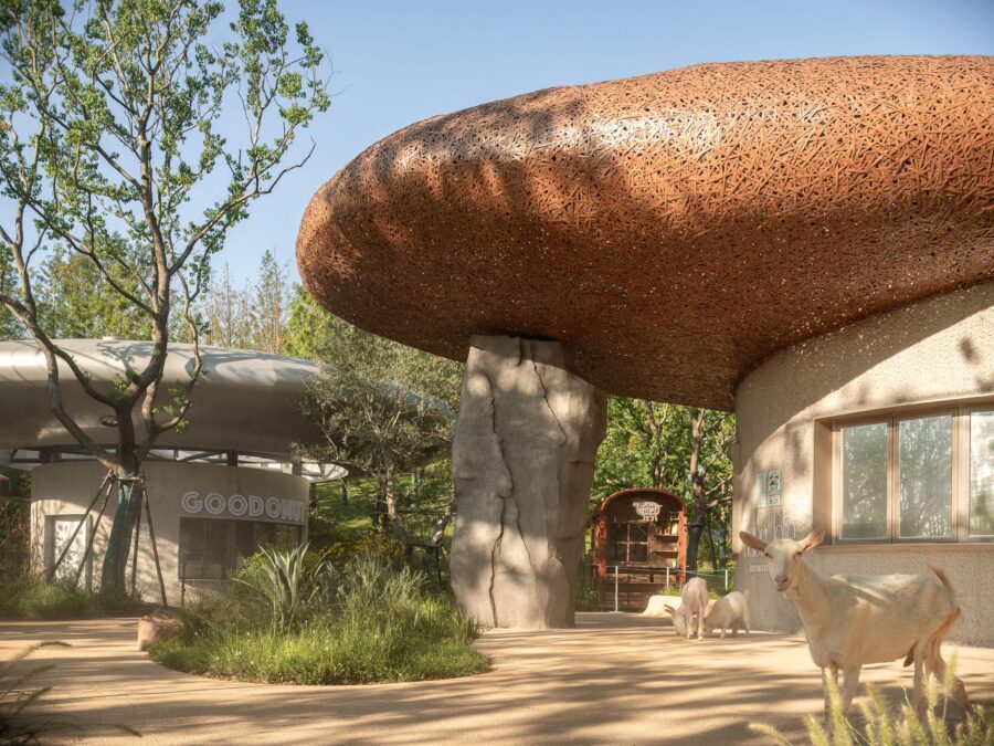 動物や自然との出会いを育む竹編みの建築〈LuxeIsland Farm〉ヴァリアス・アソシエイツ、中国