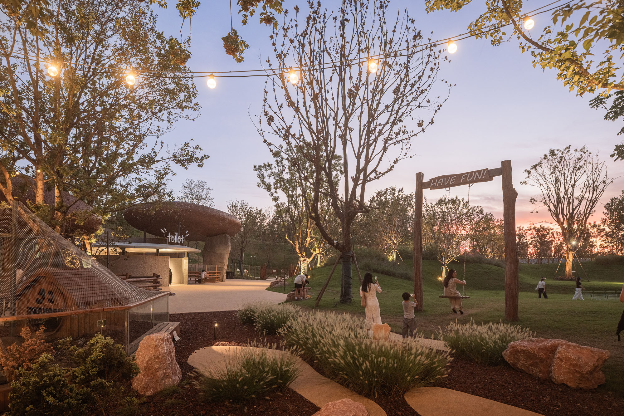 〈LuxeIsland Farm〉ヴァリアス・アソシエイツ(Various Associates)