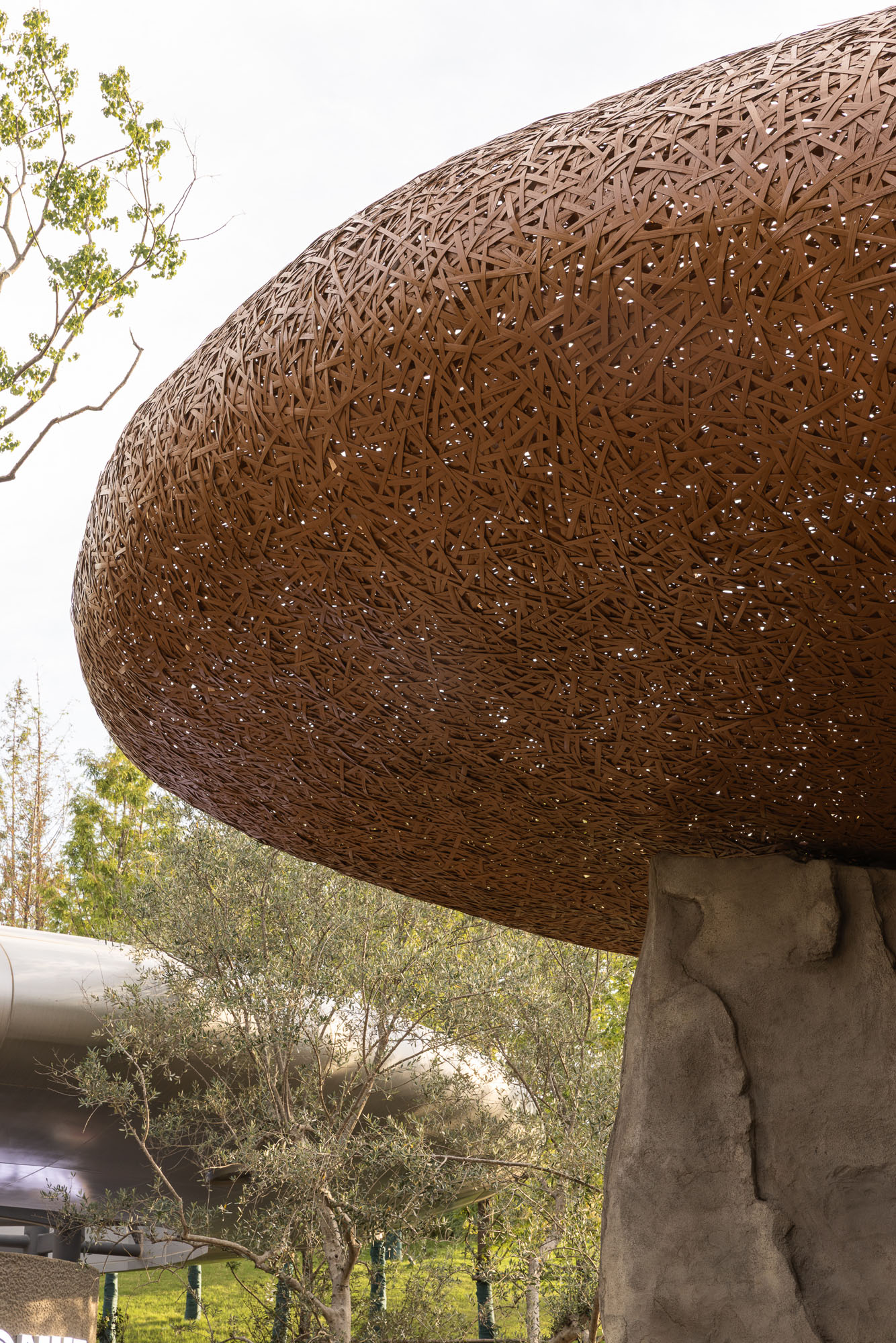 〈LuxeIsland Farm〉ヴァリアス・アソシエイツ(Various Associates)