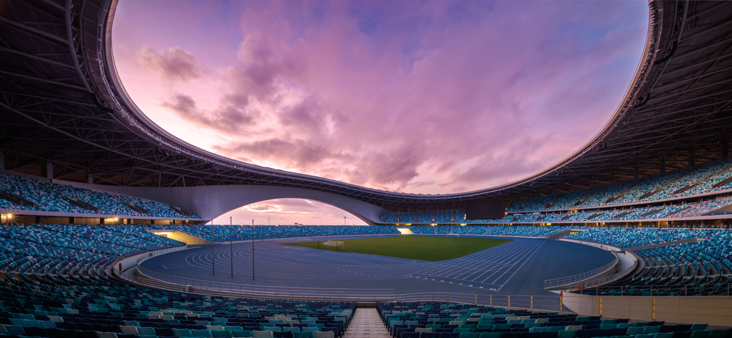 〈グレーターベイエリア・スポーツセンター(Greater Bay Area Sports Centre)〉ザハ・ハディド・アーキテクツ(Zaha Hadid Architects)、広東省建築設計研究院(Guangdong Architectural Design & Research Institute)