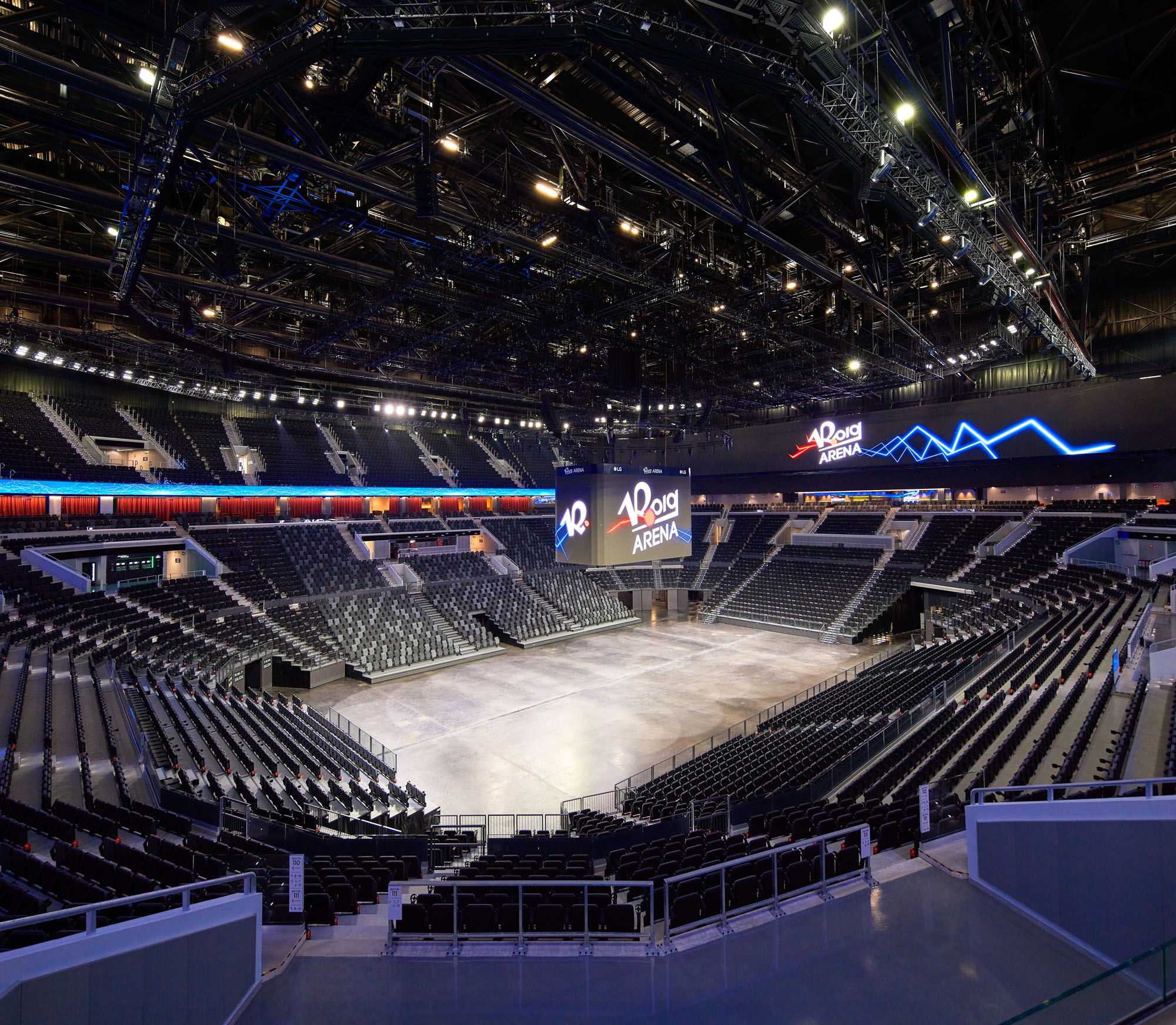 〈ロイグ・アリーナ（Roig Arena）〉ERRE、HOK