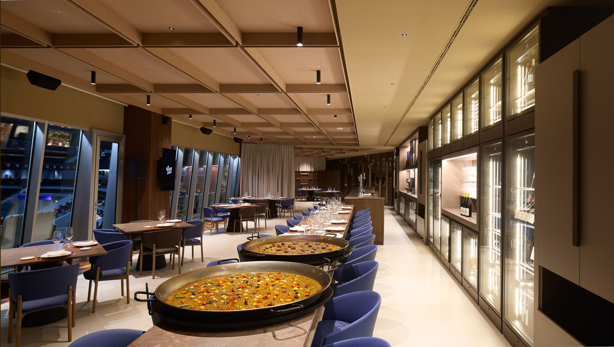 〈ロイグ・アリーナ（Roig Arena）〉ERRE、HOK