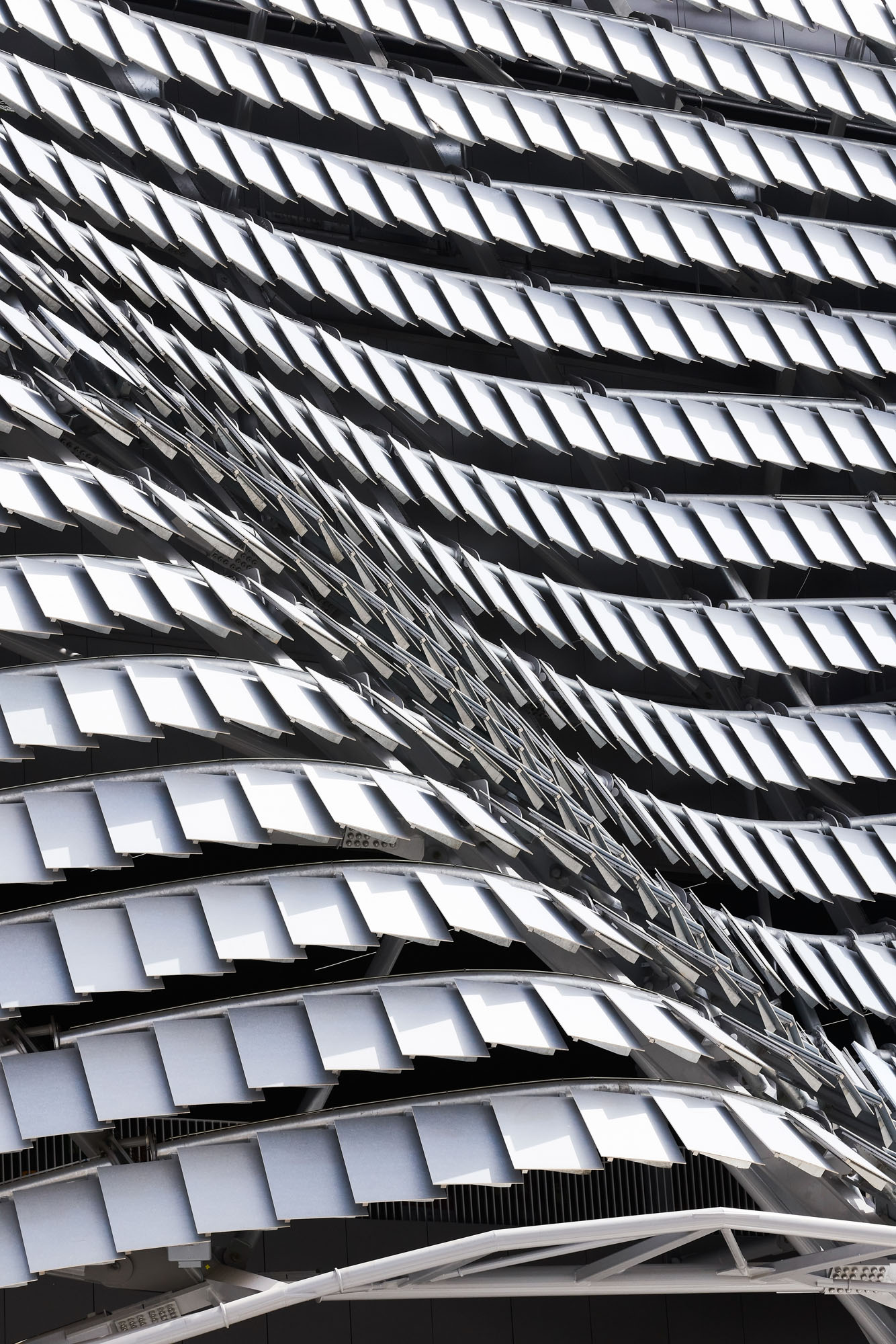 〈ロイグ・アリーナ（Roig Arena）〉ERRE、HOK