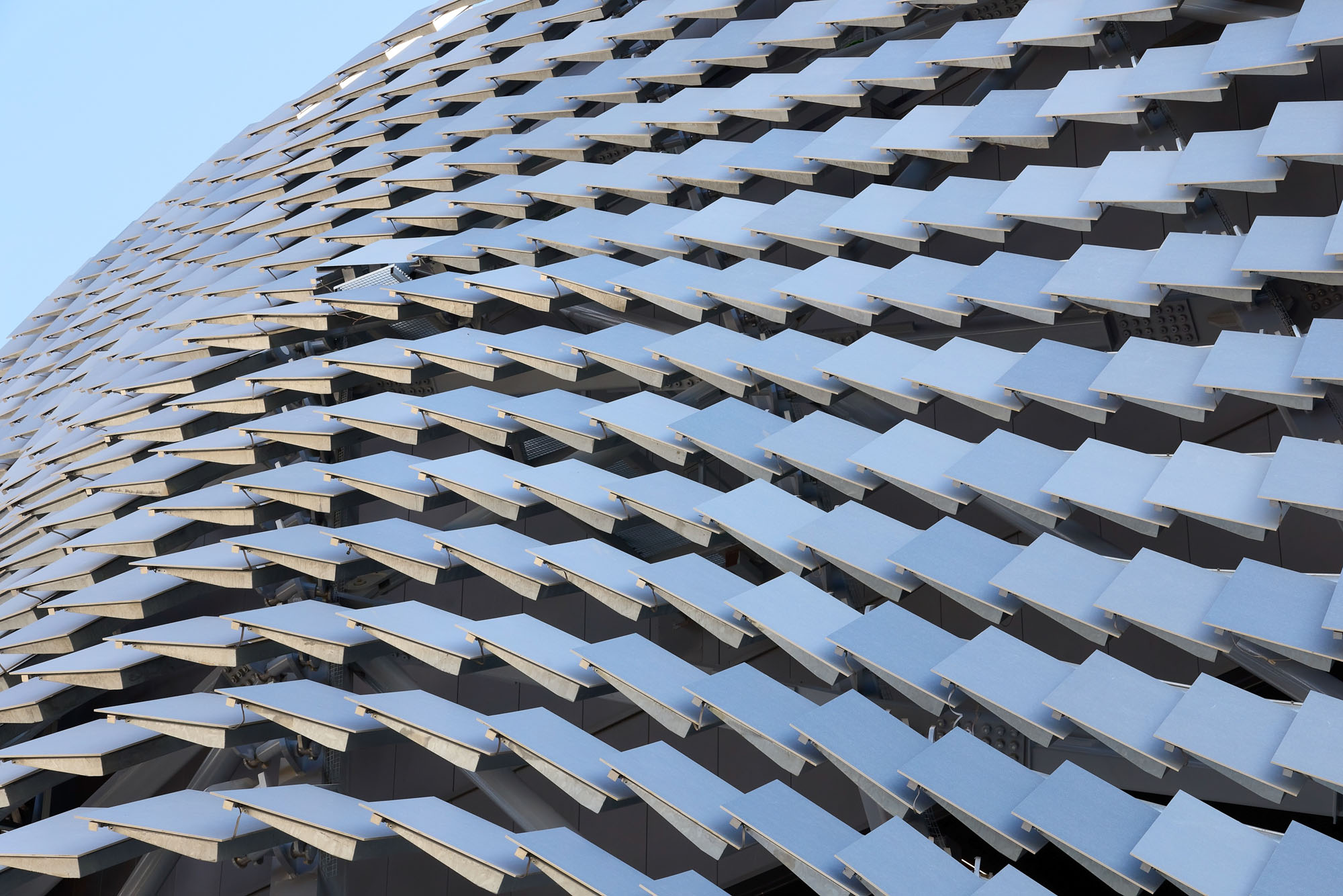 〈ロイグ・アリーナ（Roig Arena）〉ERRE、HOK