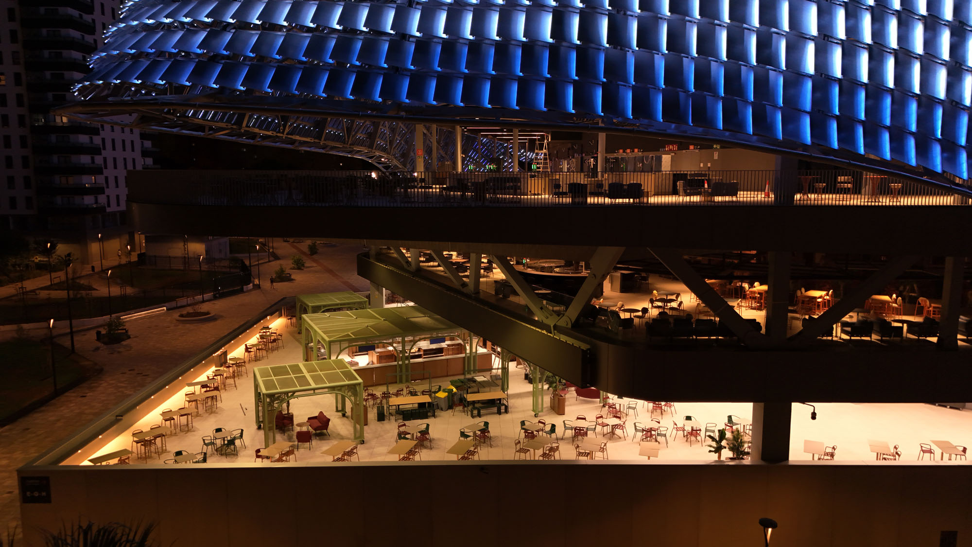 〈ロイグ・アリーナ（Roig Arena）〉ERRE、HOK