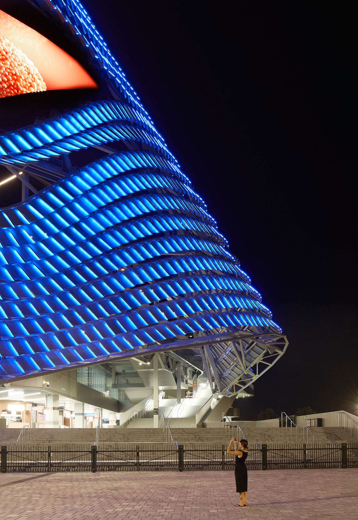 〈ロイグ・アリーナ（Roig Arena）〉ERRE、HOK