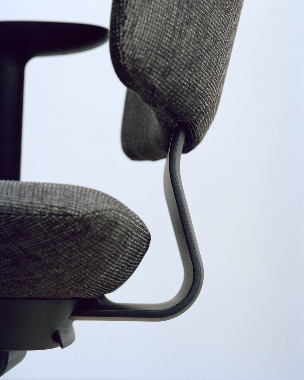 イトーキ×柴田文江 ワークチェア〈SHIGA（シガ）〉