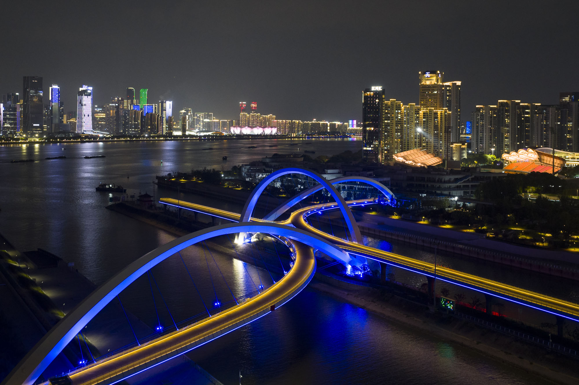 〈大運河ゲートウェイブリッジ（Grand Canal Gateway Bridge）〉ザハ・ハディド・アーキテクツ（Zaha Hadid Architects）