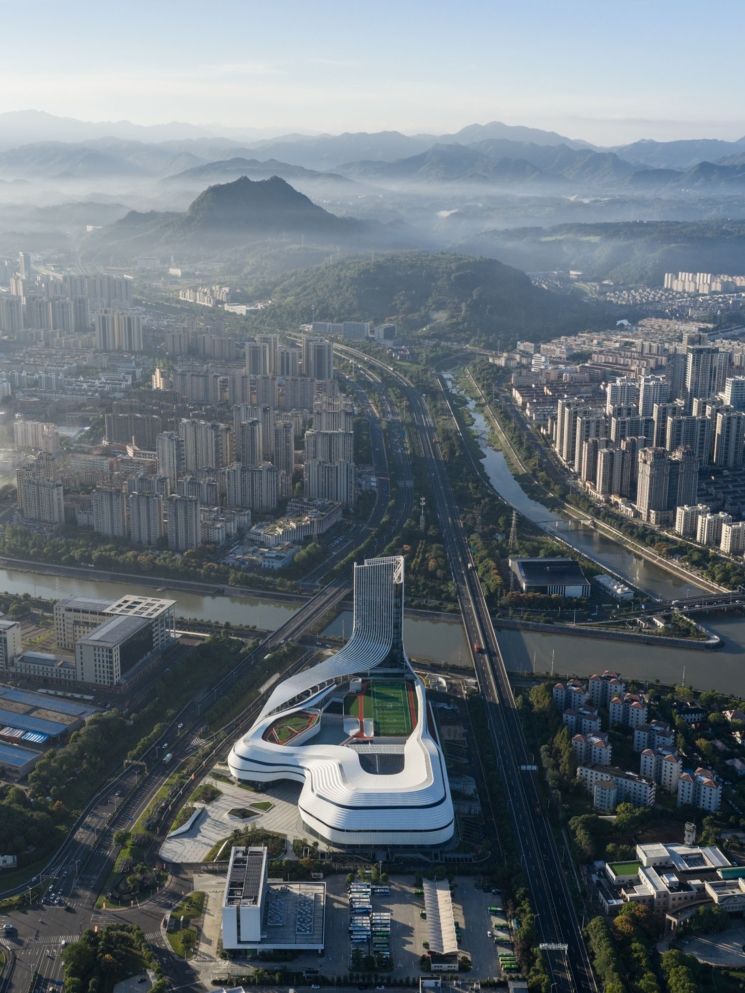 〈新昌グローブセンター(Xinchang Globular Center)〉line+ studio