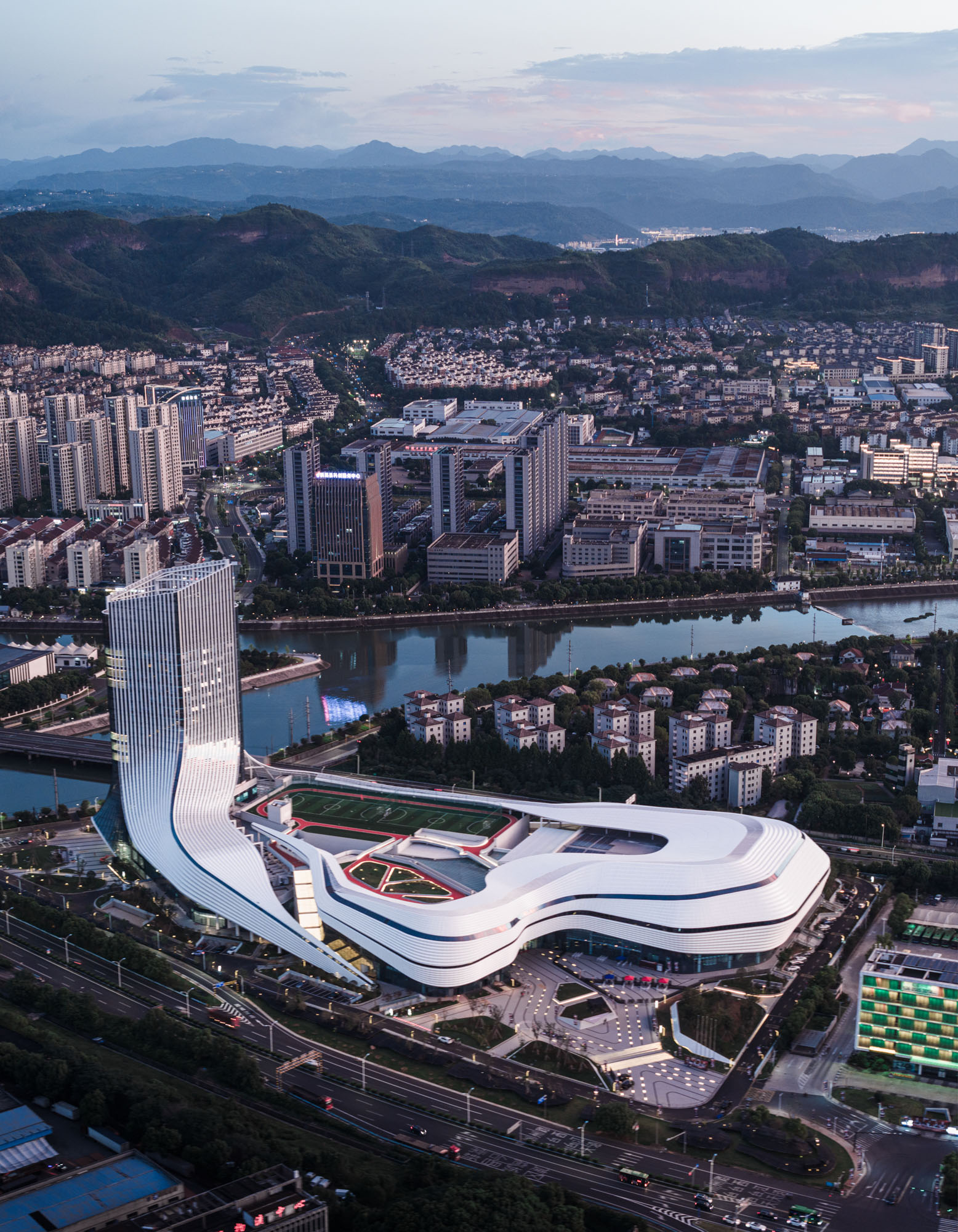 〈新昌グローブセンター(Xinchang Globular Center)〉line+ studio