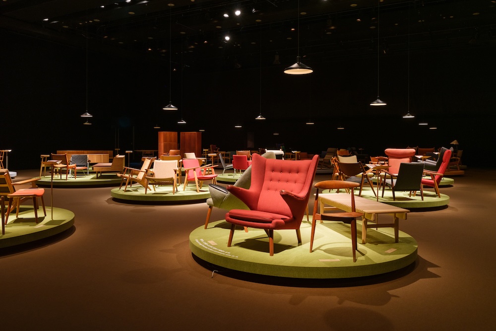 「織田コレクション　ハンス・ウェグナー展　至高のクラフツマンシップ」会場写真