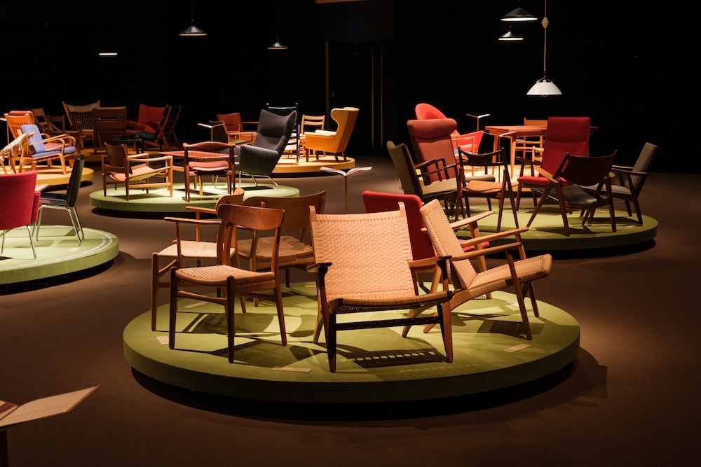 「織田コレクション　ハンス・ウェグナー展　至高のクラフツマンシップ」会場写真