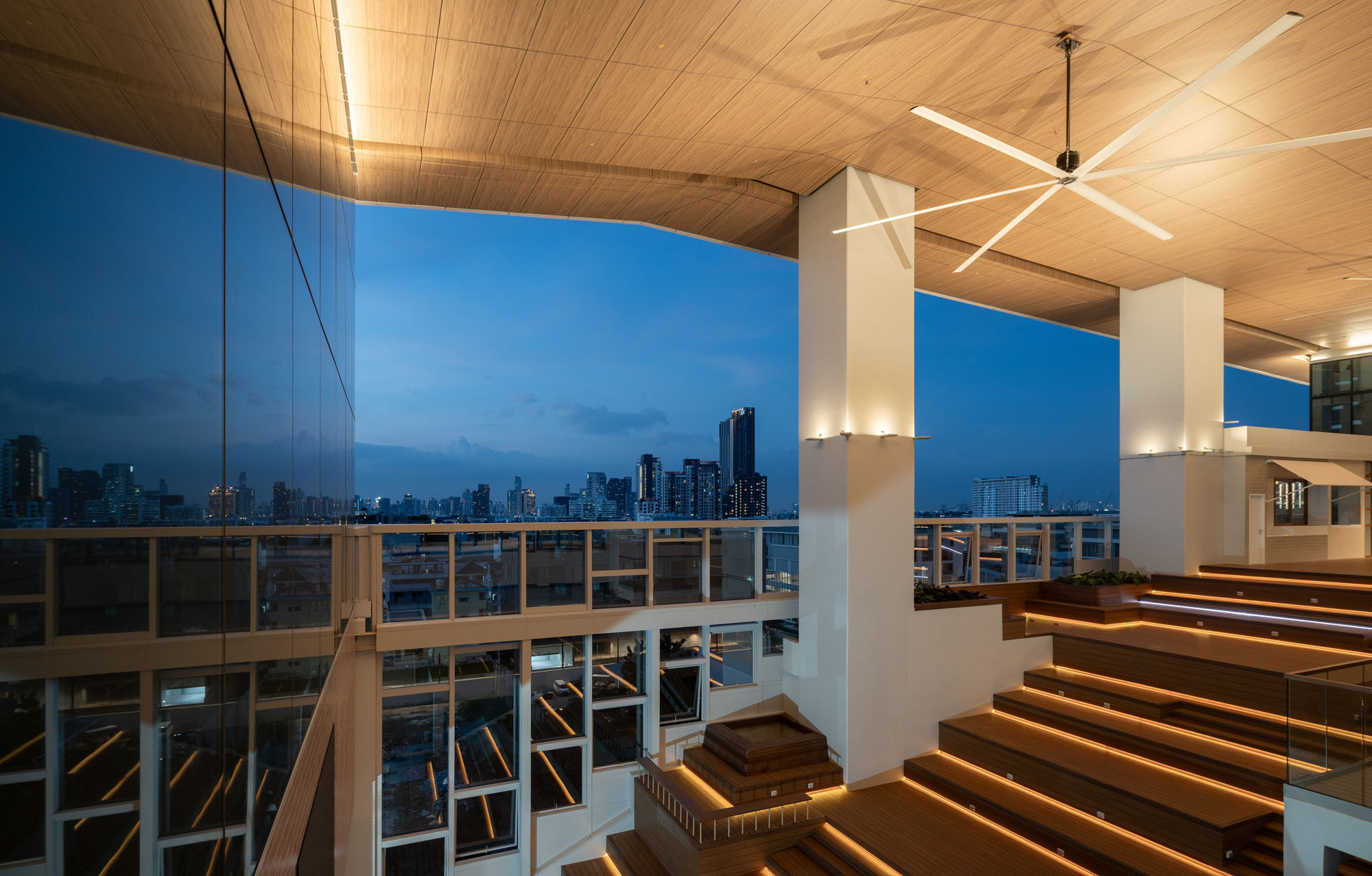 〈クラウド11（Cloud 11）〉スノヘッタ（Snøhetta）、A49アーキテクツ（A49 Architects）