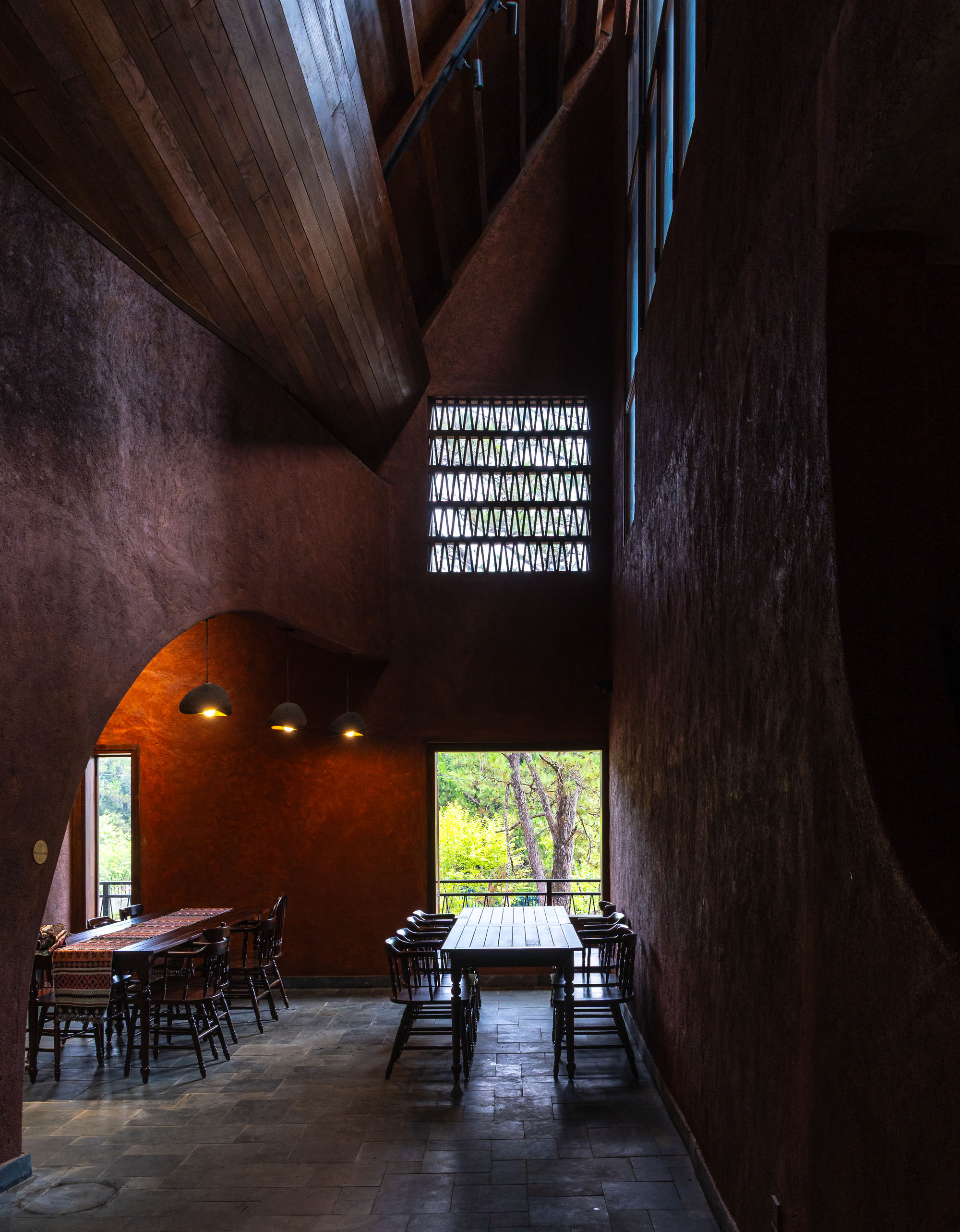 〈MA.DEビストロ(MA.DE Bistro)〉AN NAM Design and Build