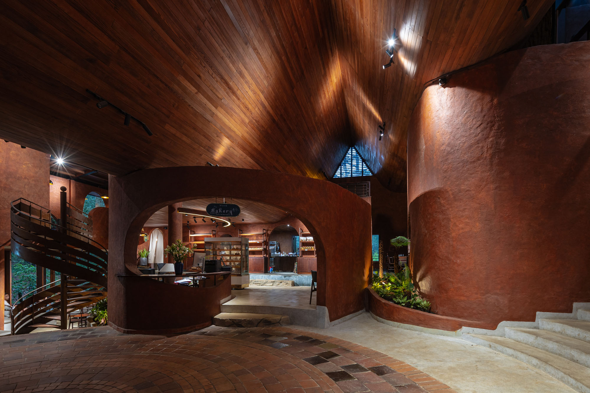 〈MA.DEビストロ(MA.DE Bistro)〉AN NAM Design and Build