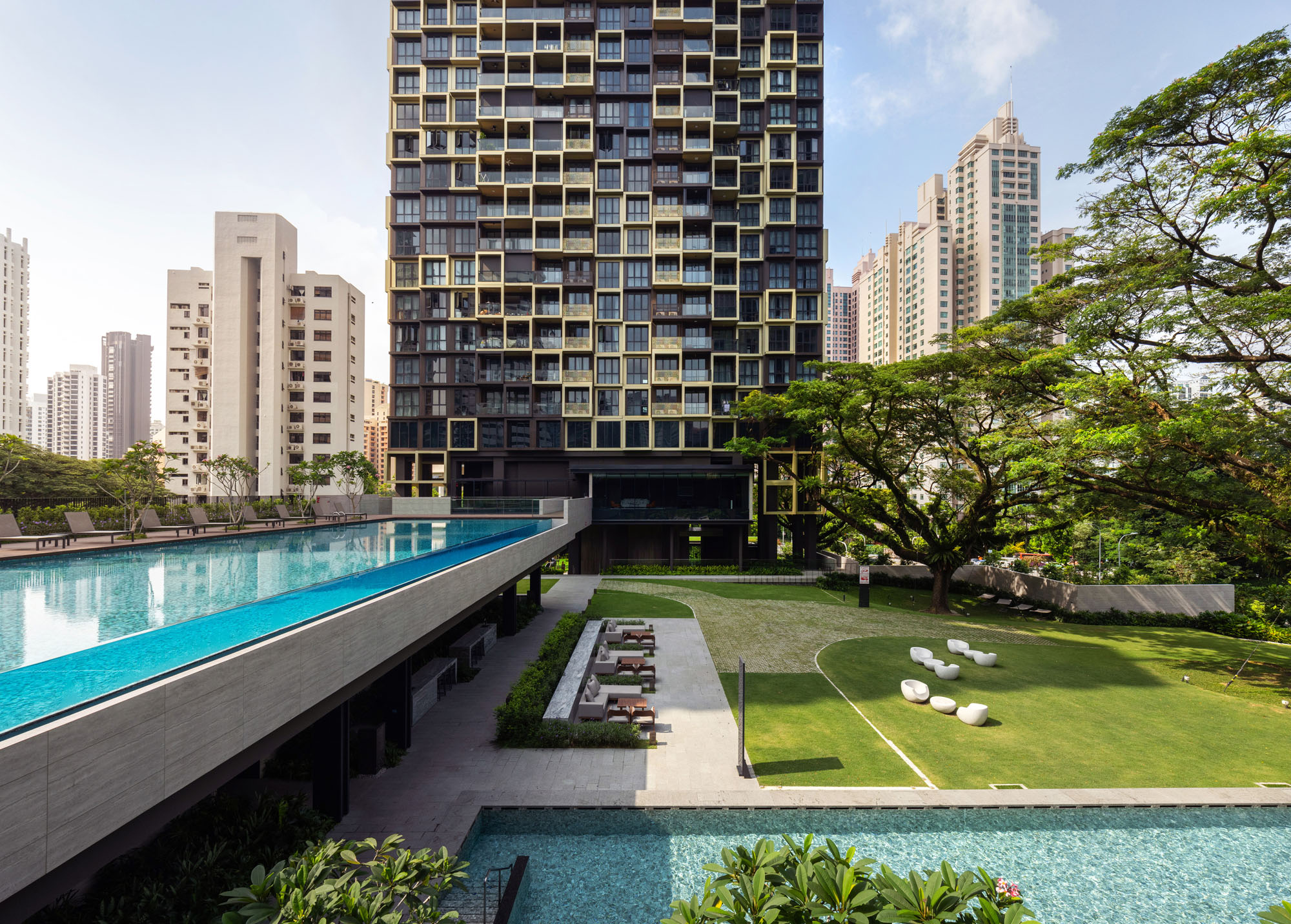 〈アーウェル・ヒル・レジデンス（Irwell Hill Residences）〉MVRDV、ADDPアーキテクツ（ADDP Architects）