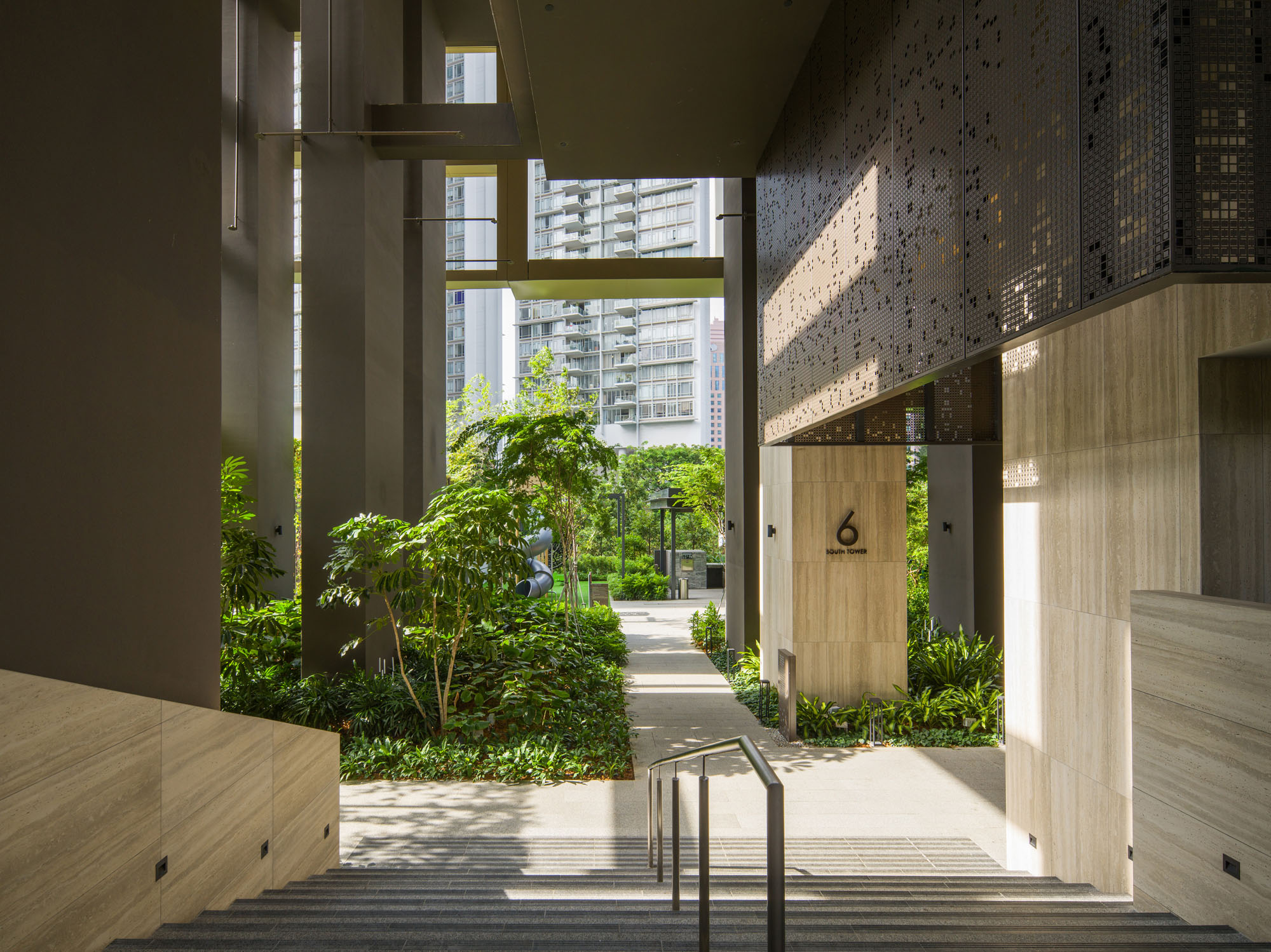 〈アーウェル・ヒル・レジデンス（Irwell Hill Residences）〉MVRDV、ADDPアーキテクツ（ADDP Architects）