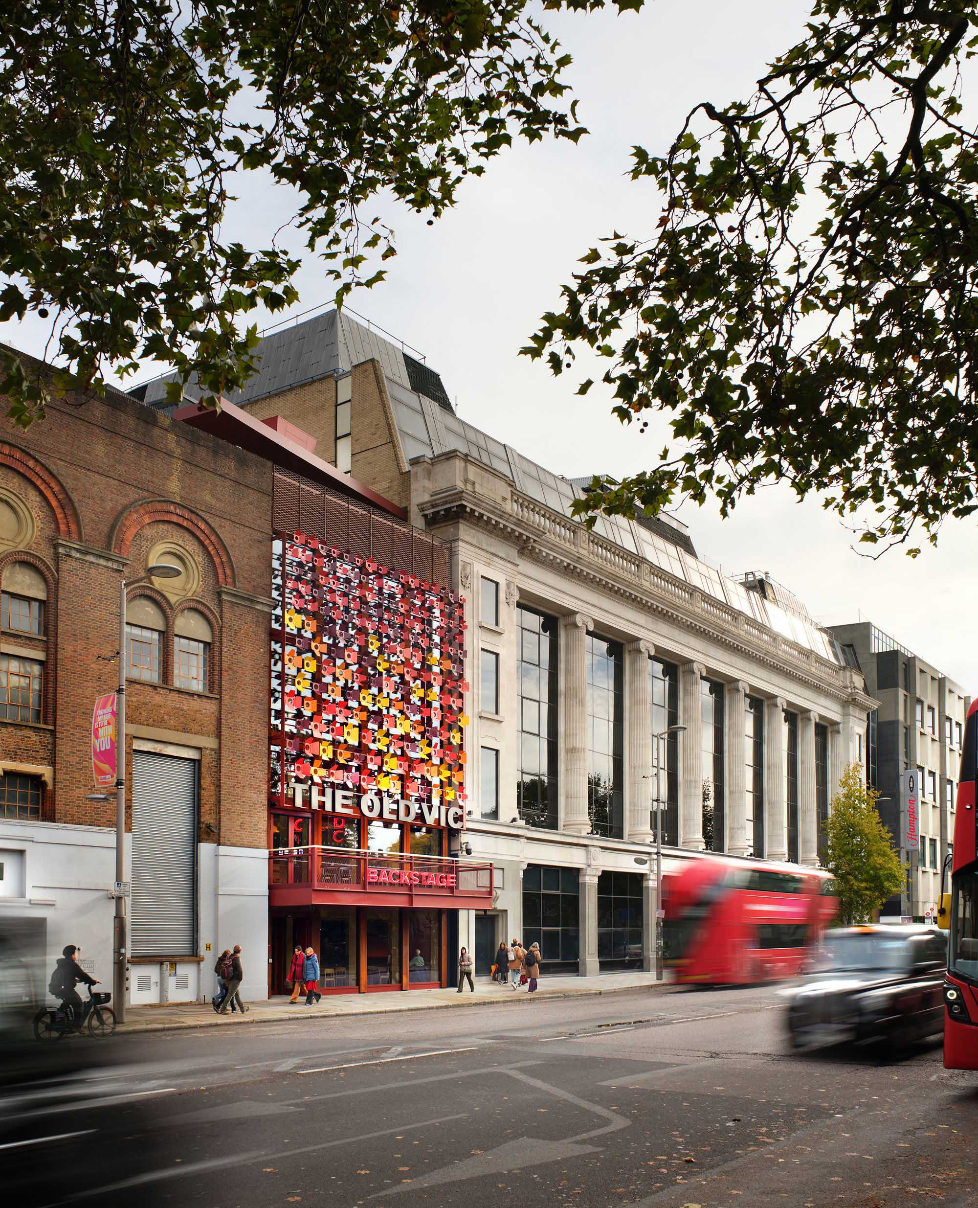 〈オールド・ヴィック・シアター・バックステージ（Backstage at The Old Vic）〉ヘイワース・トンプキンス（Haworth Tompkins）