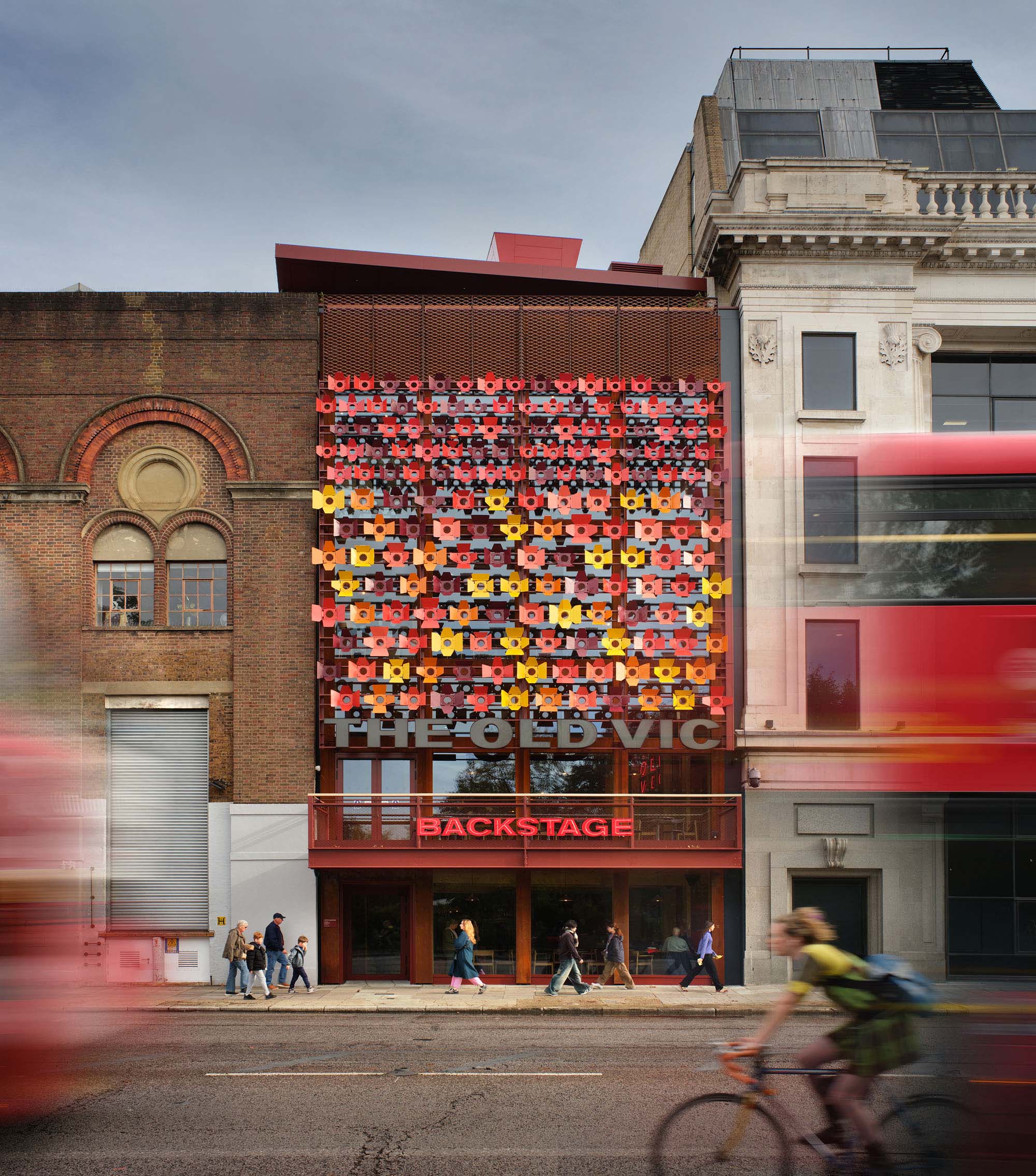 〈オールド・ヴィック・シアター・バックステージ（Backstage at The Old Vic）〉ヘイワース・トンプキンス（Haworth Tompkins）