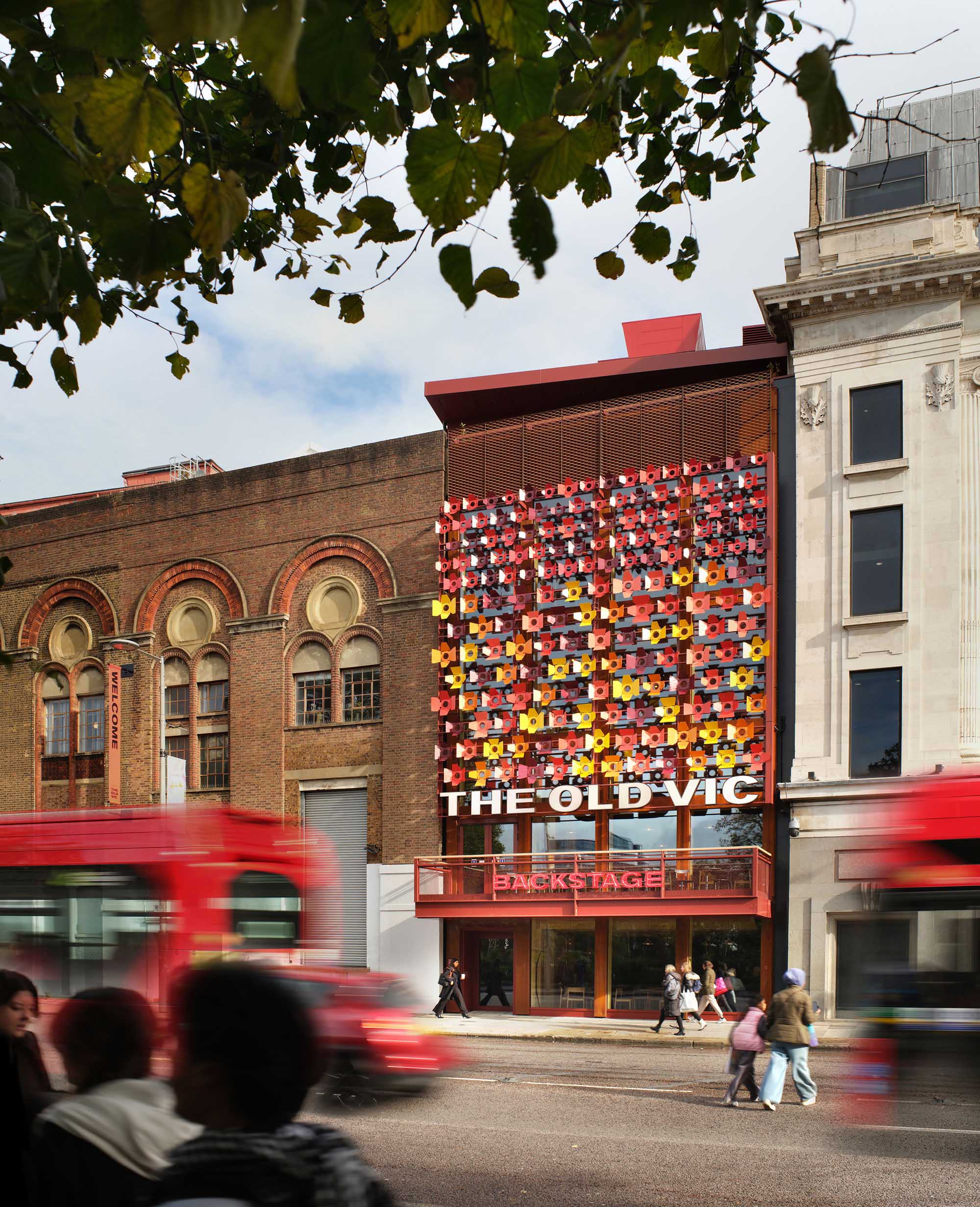 〈オールド・ヴィック・シアター・バックステージ（Backstage at The Old Vic）〉ヘイワース・トンプキンス（Haworth Tompkins）